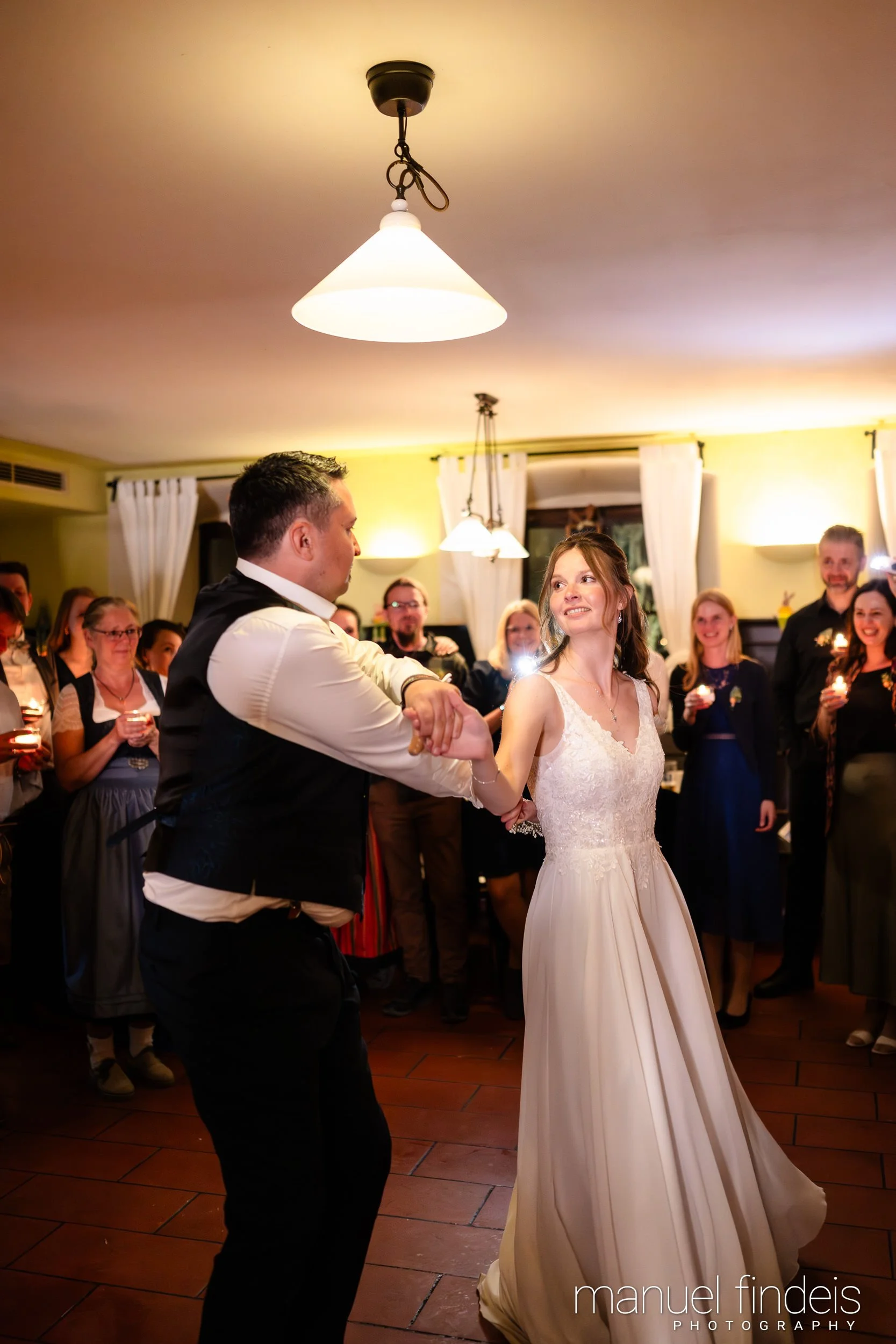 0948_Hochzeit_VuA_www.manuelfindeis.com.jpg