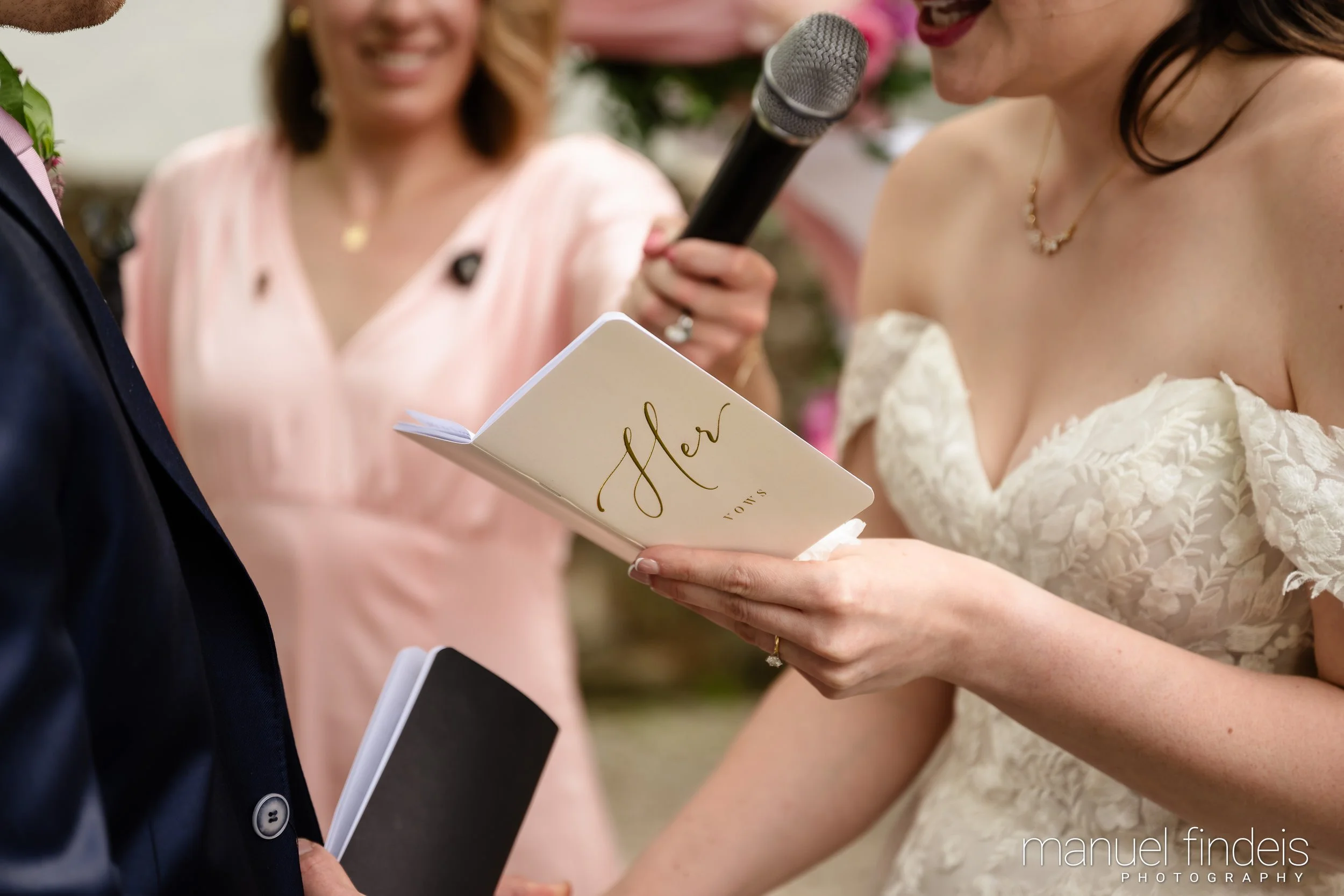 0198_Hochzeit_RuS_www.manuelfindeis.com.jpg