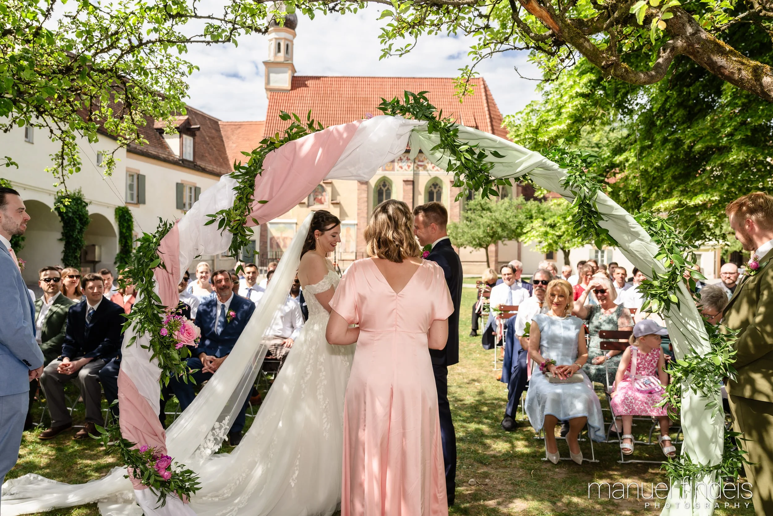 0120_Hochzeit_RuS_www.manuelfindeis.com.jpg