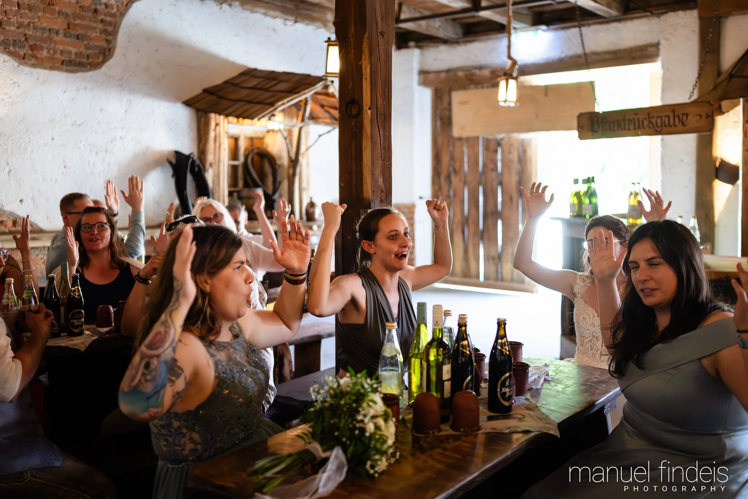 0581_Hochzeit-LUM_www.manuelfindeis.com.jpg