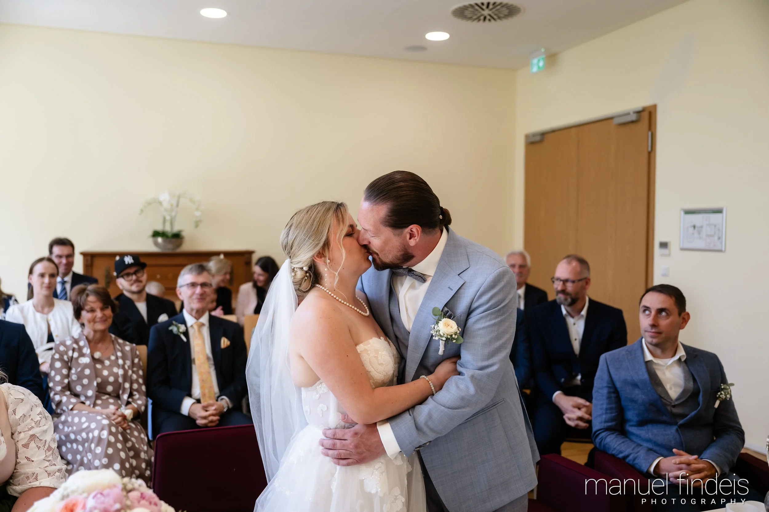 0251_Hochzeit_RundS_www.manuelfindeis.com.jpg