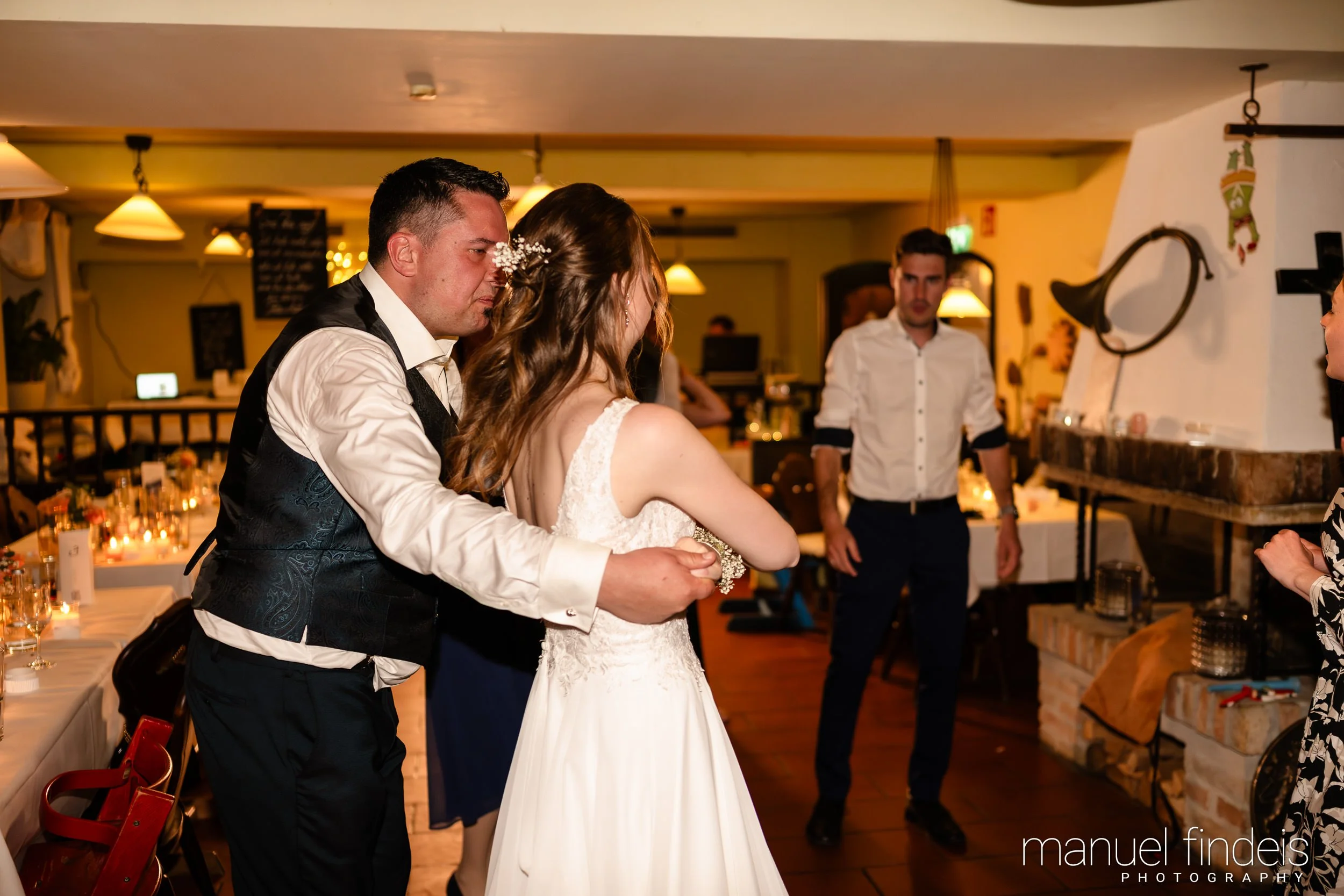 1135_Hochzeit_VuA_www.manuelfindeis.com.jpg