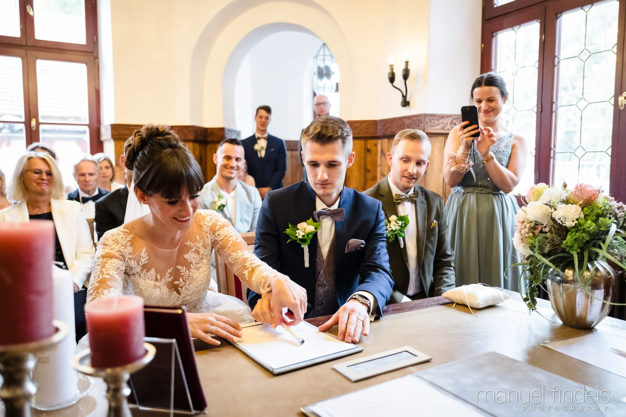 0249_Hochzeit-AuJ_www.manuelfindeis.com.jpg