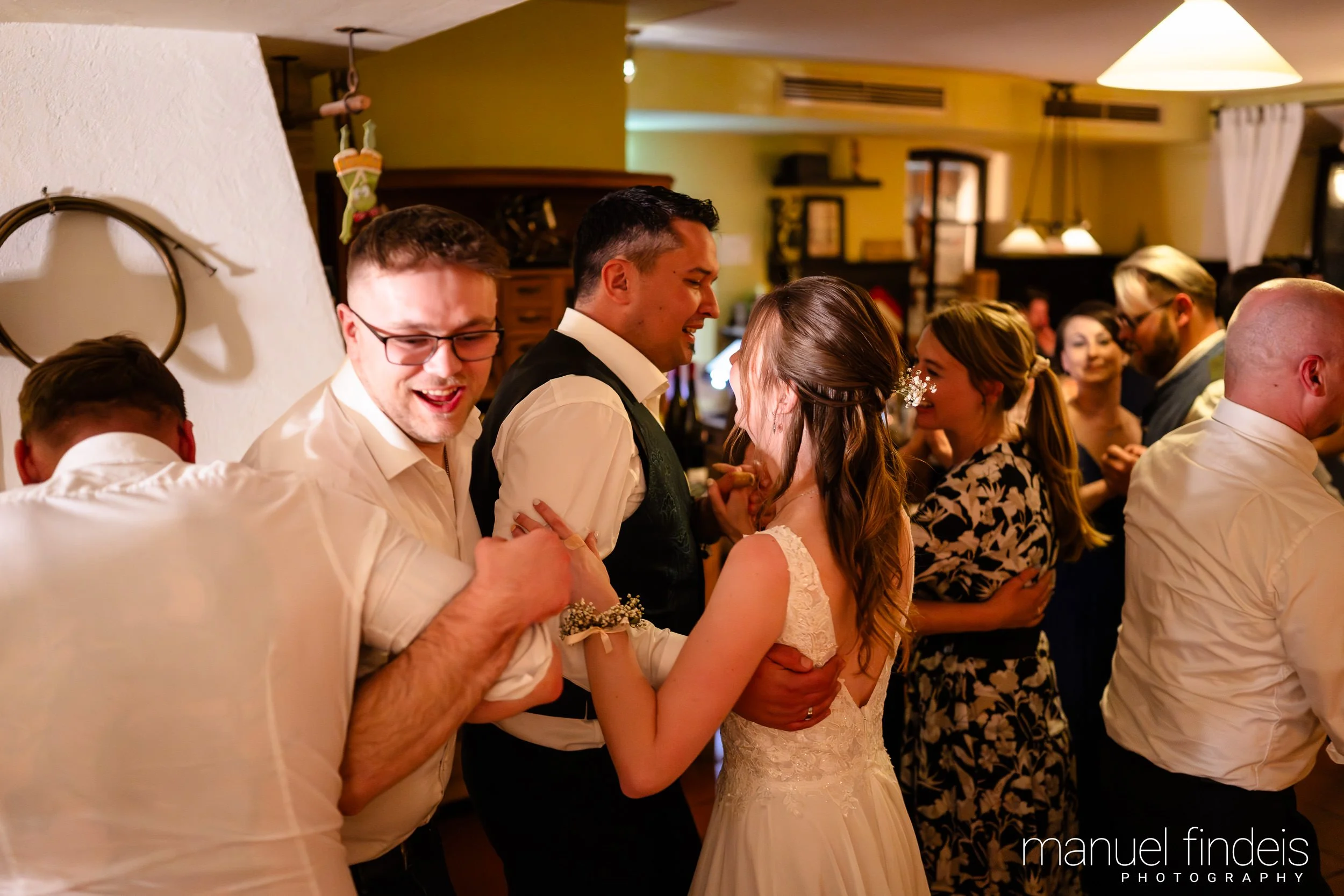 1004_Hochzeit_VuA_www.manuelfindeis.com.jpg
