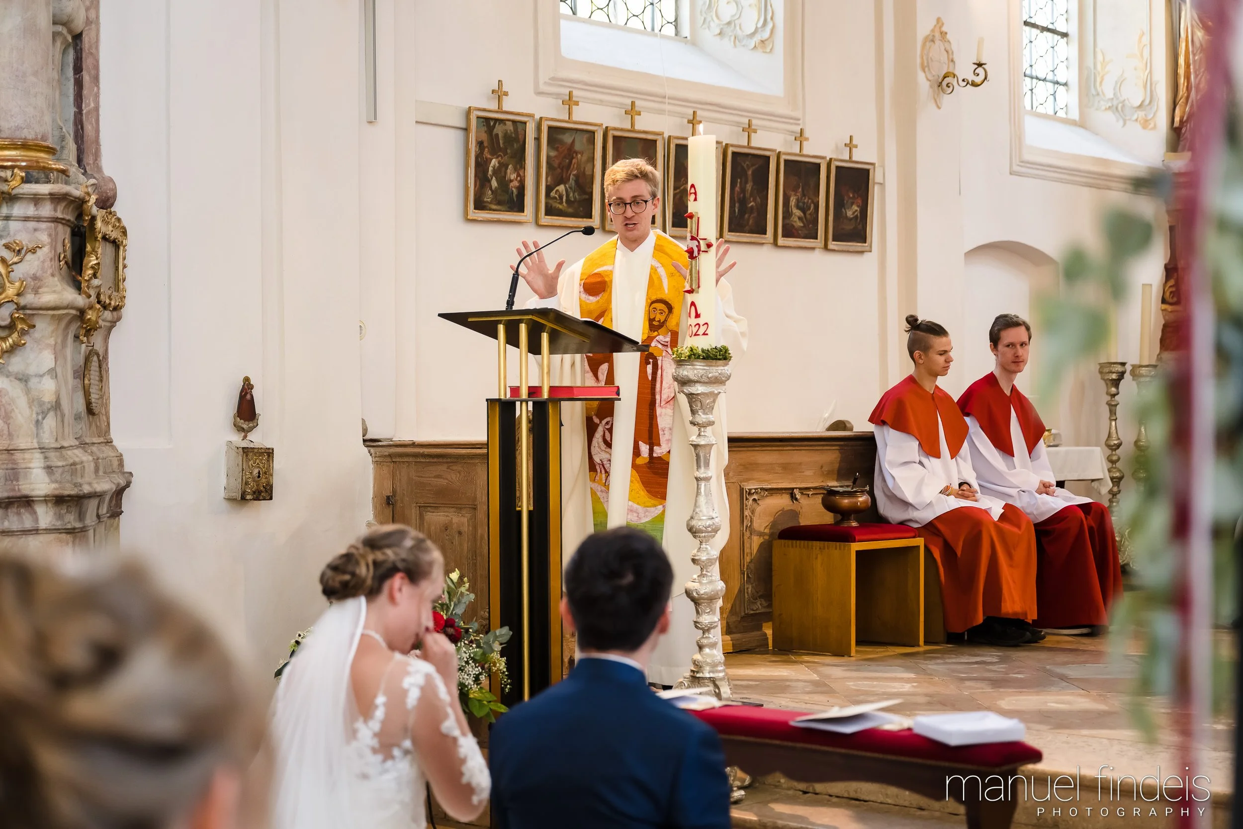 0238_Hochzeit-MuR-Kirche_www.manuelfindeis.com.jpg