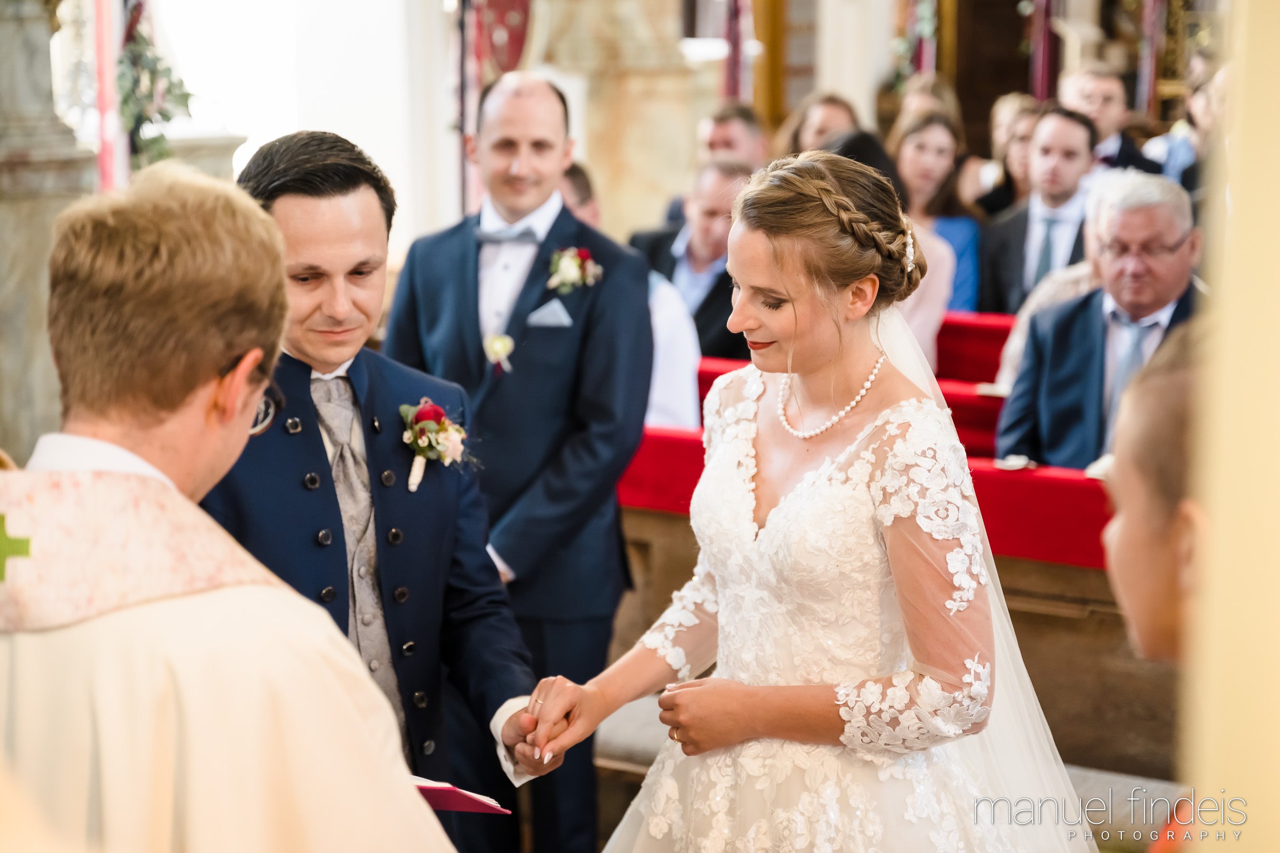 0325_Hochzeit-MuR-Kirche_www.manuelfindeis.com.jpg