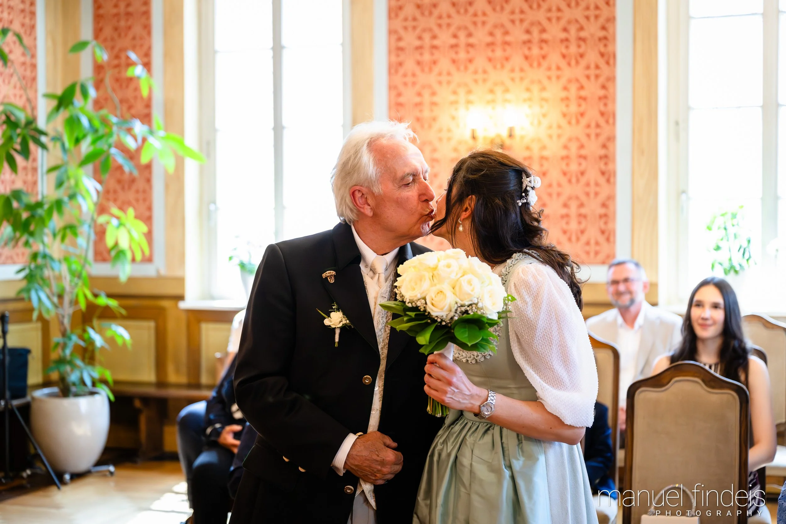 0107_Hochzeit_AuE_www.manuelfindeis.com.jpg
