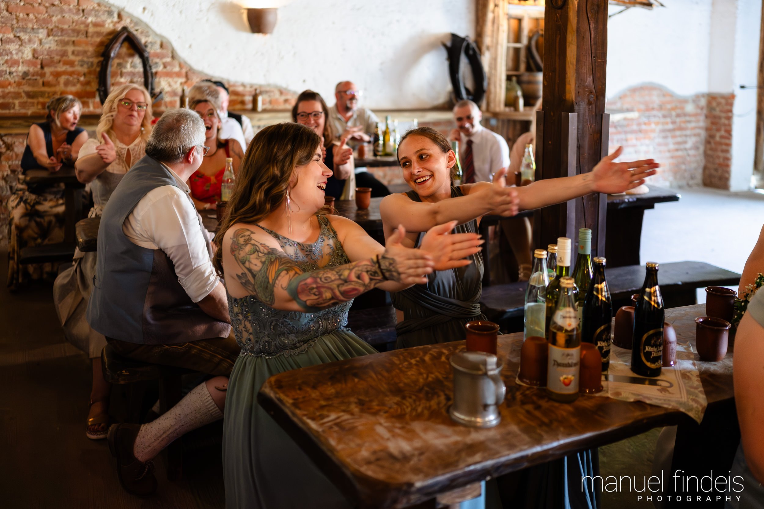 0677_Hochzeit-LUM_www.manuelfindeis.com.jpg