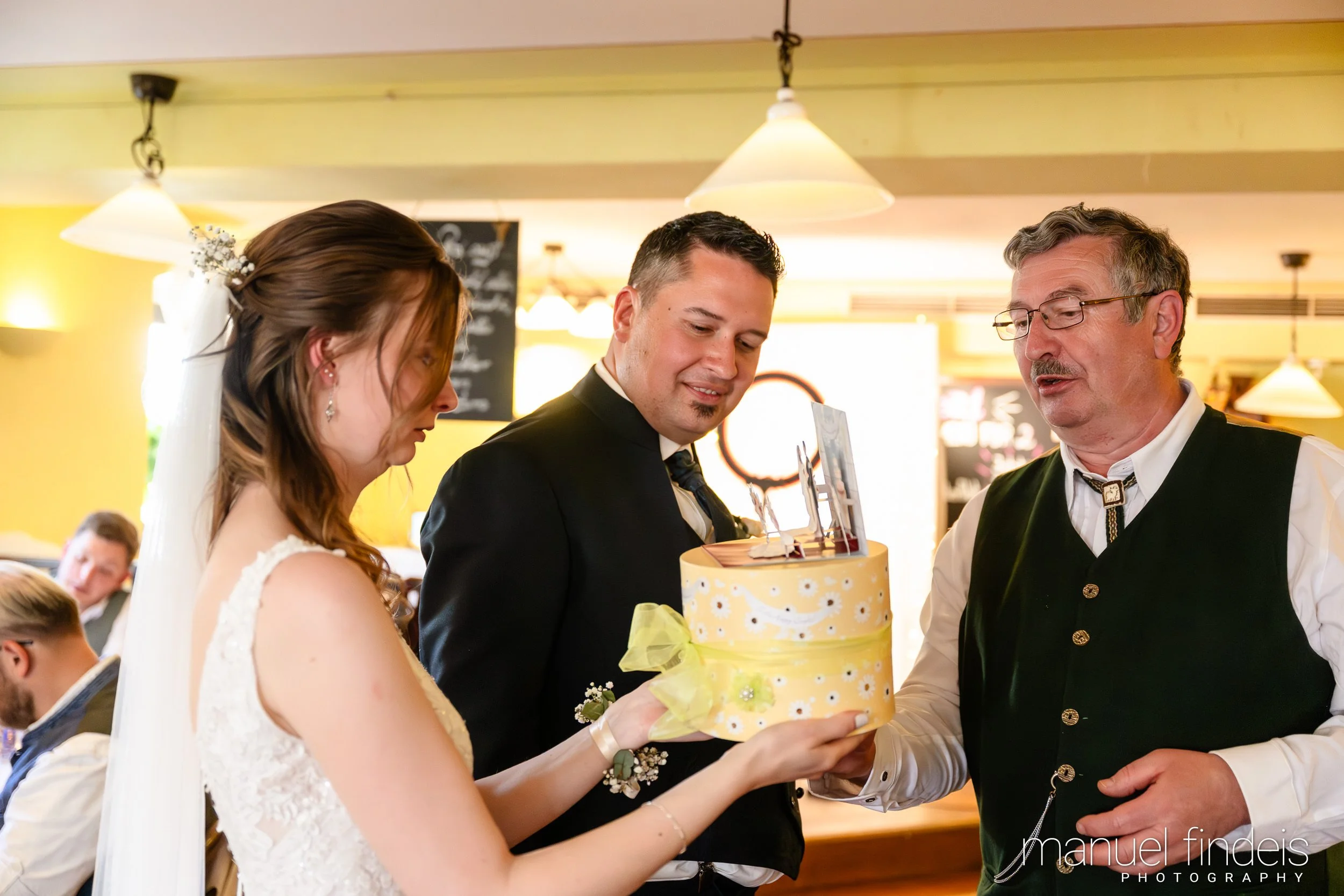 0780_Hochzeit_VuA_www.manuelfindeis.com.jpg