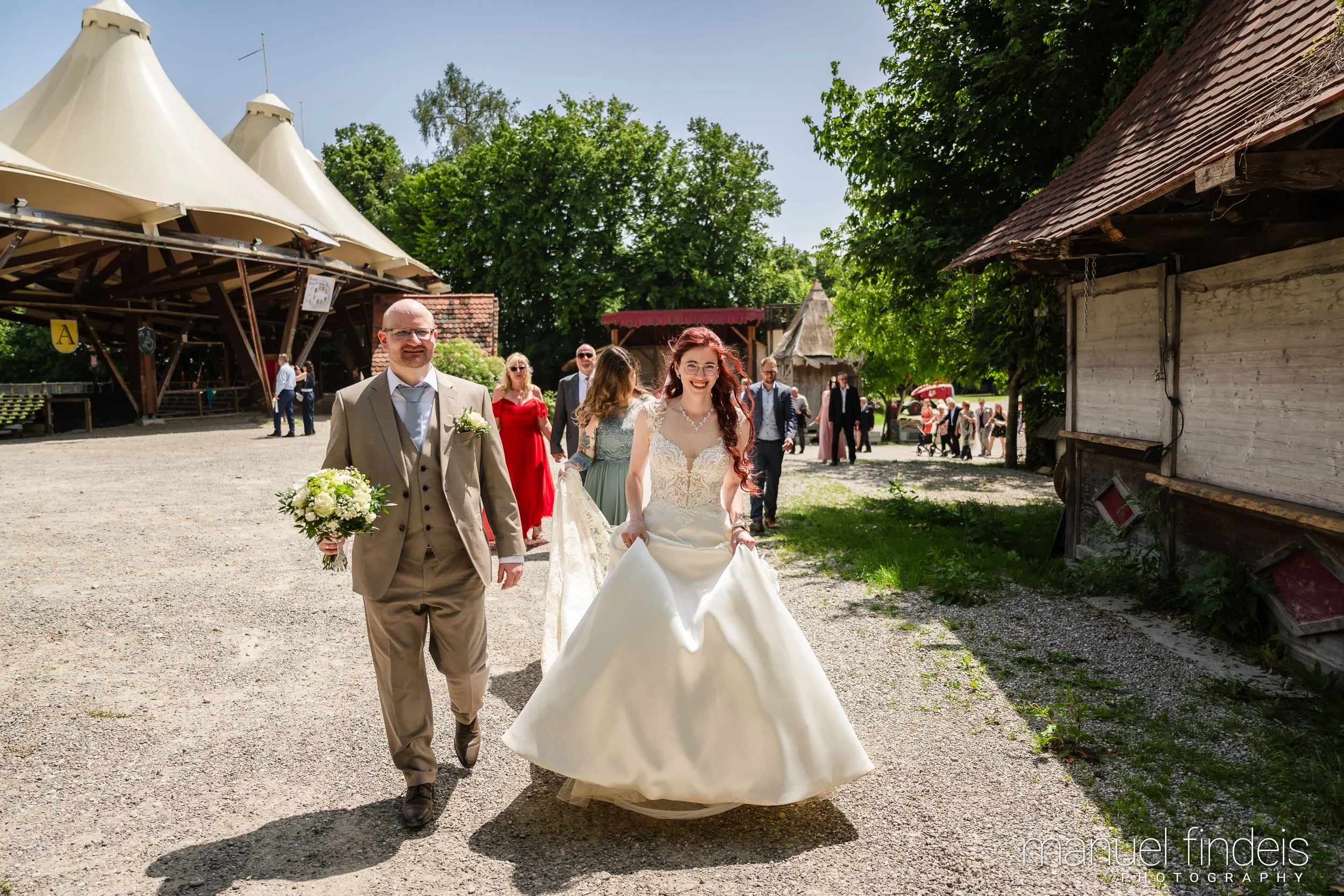 0357_Hochzeit-LUM_www.manuelfindeis.com.jpg