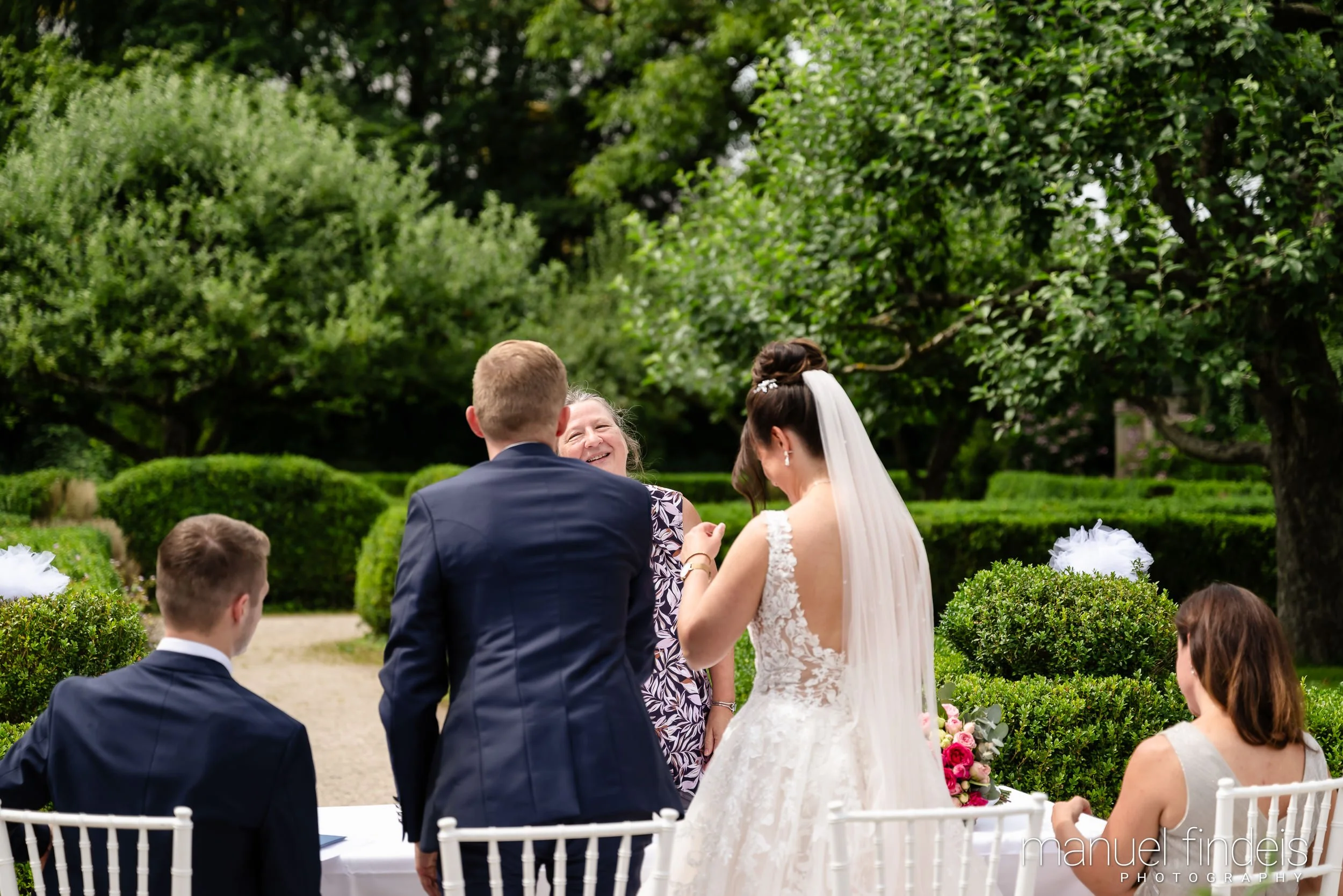 0253_Hochzeit-SuF_www.manuelfindeis.com.jpg