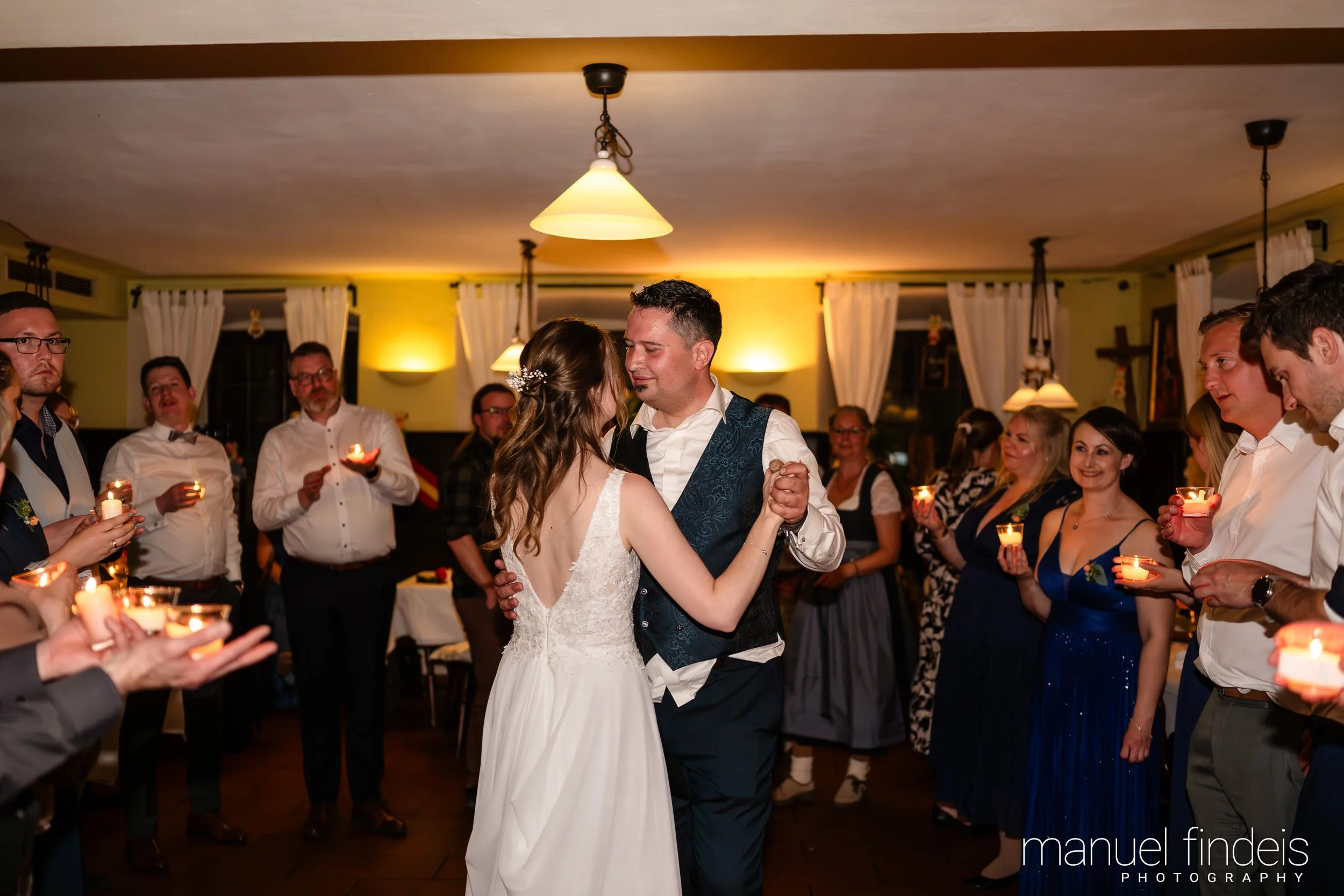 1143_Hochzeit_VuA_www.manuelfindeis.com.jpg