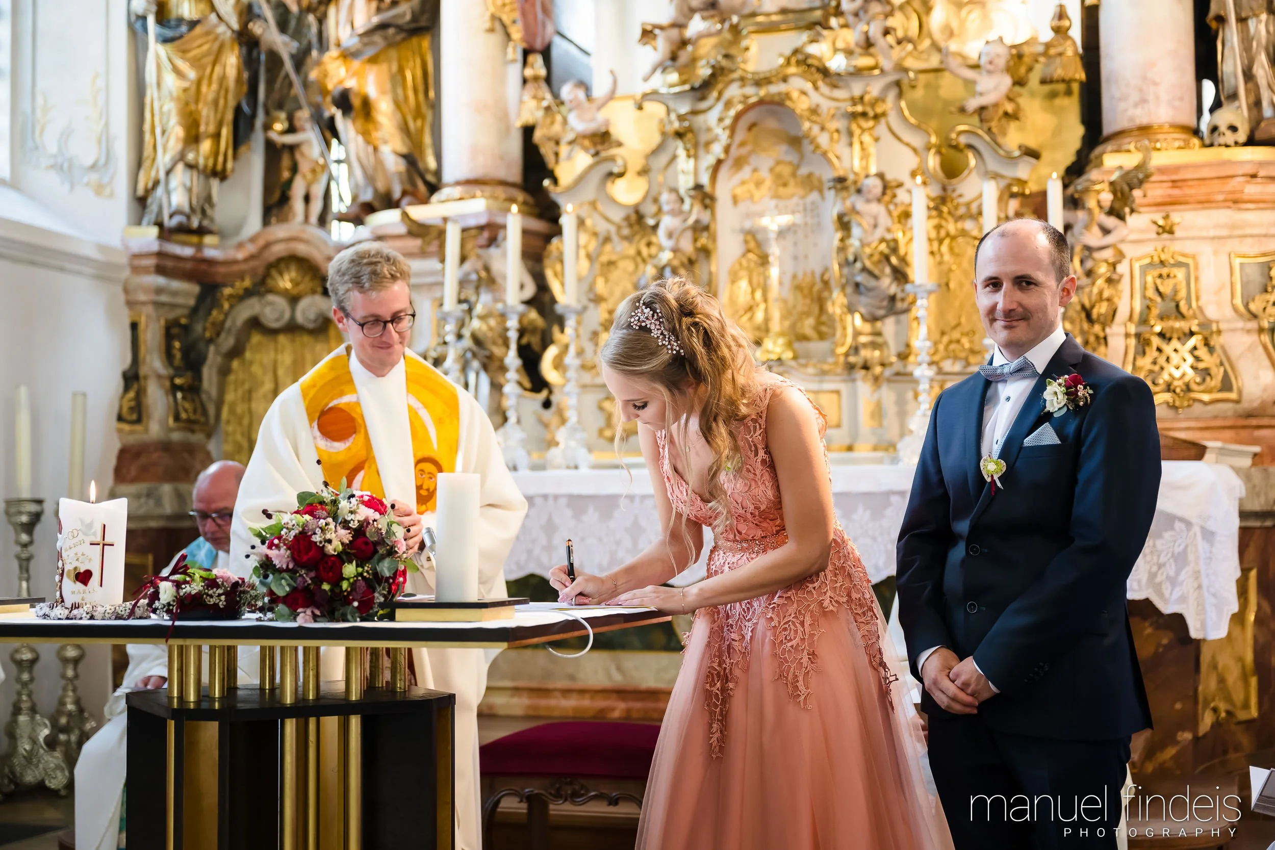 0452_Hochzeit-MuR-Kirche_www.manuelfindeis.com.jpg