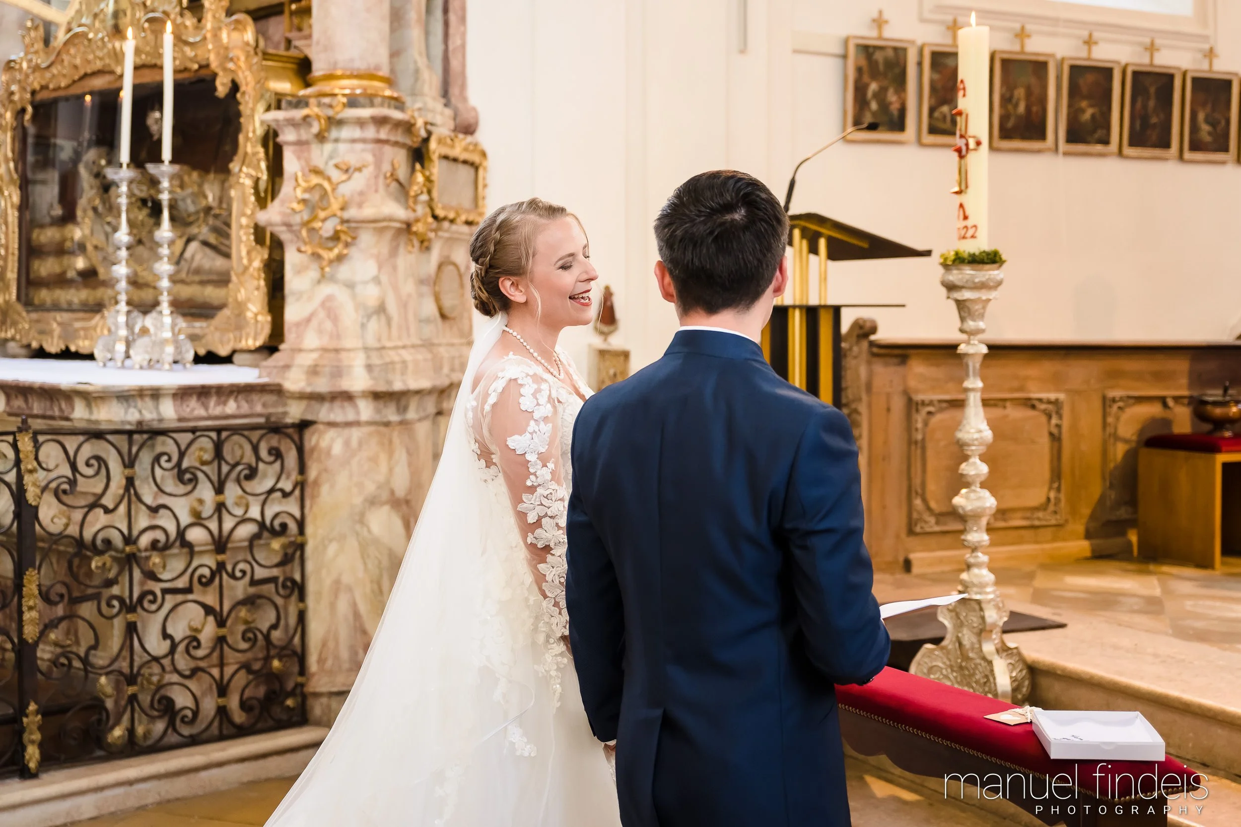 0169_Hochzeit-MuR-Kirche_www.manuelfindeis.com.jpg