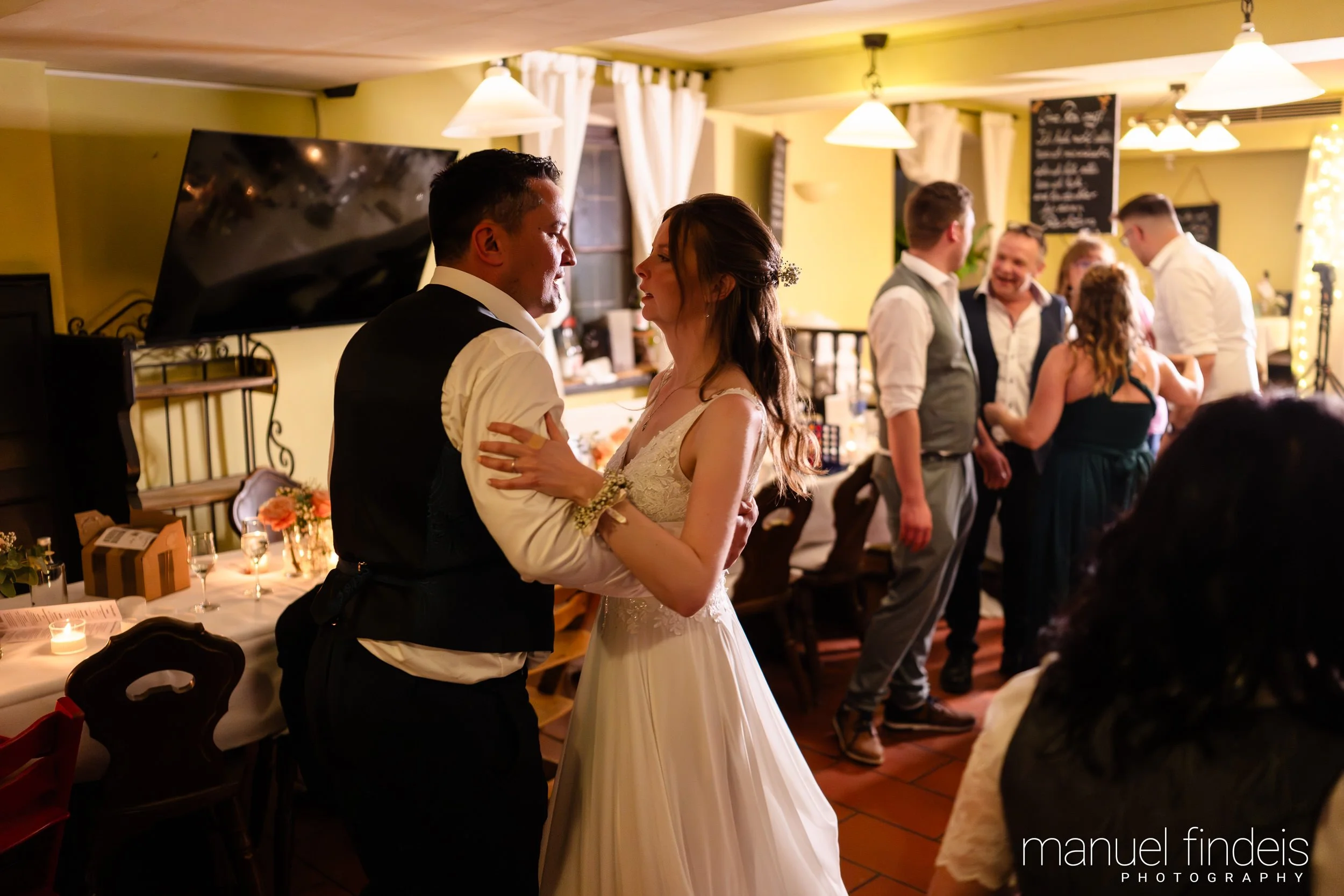 1015_Hochzeit_VuA_www.manuelfindeis.com.jpg