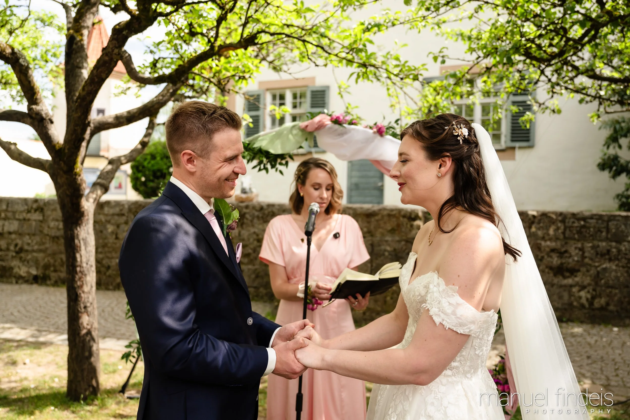 0211_Hochzeit_RuS_www.manuelfindeis.com.jpg