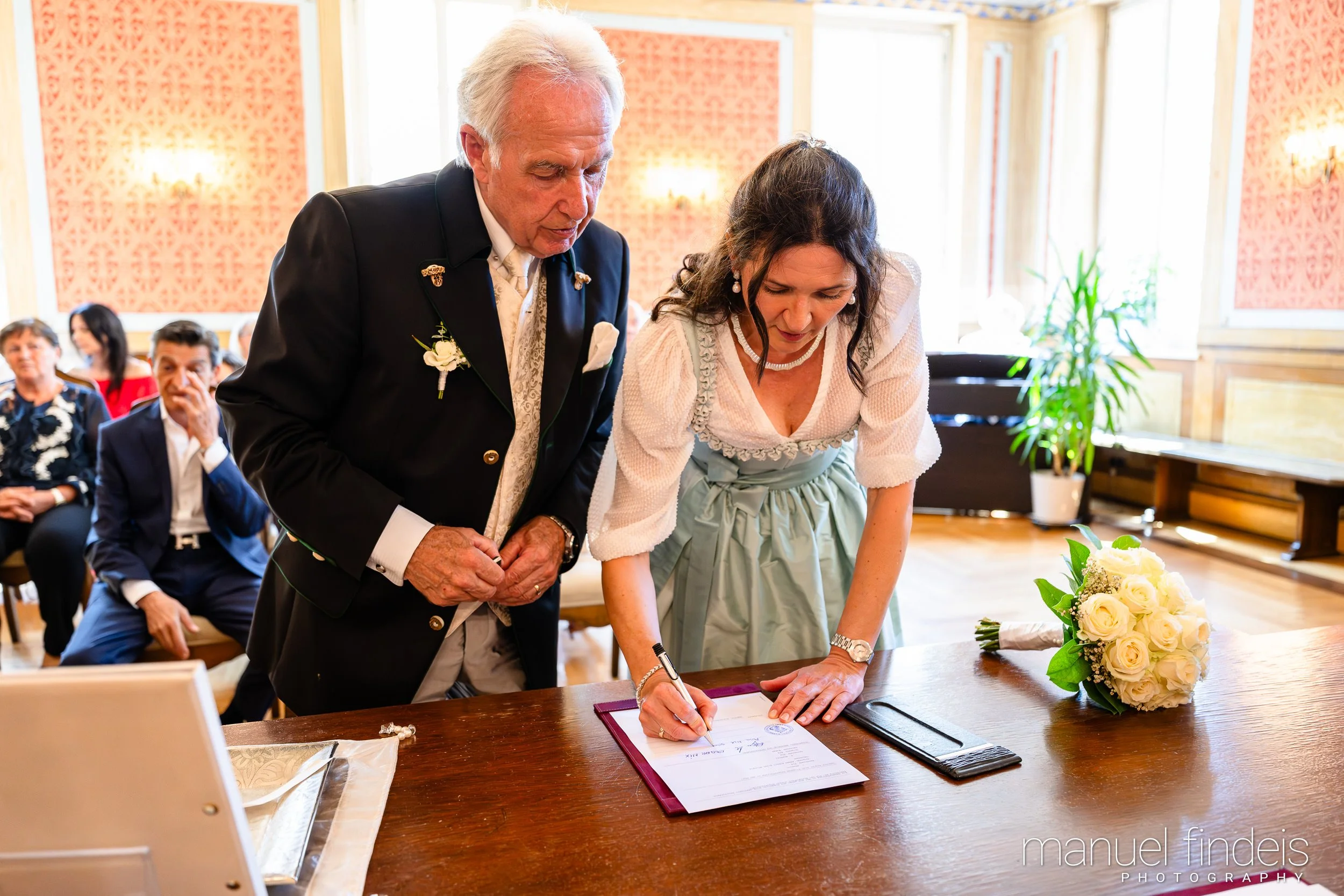 0159_Hochzeit_AuE_www.manuelfindeis.com.jpg