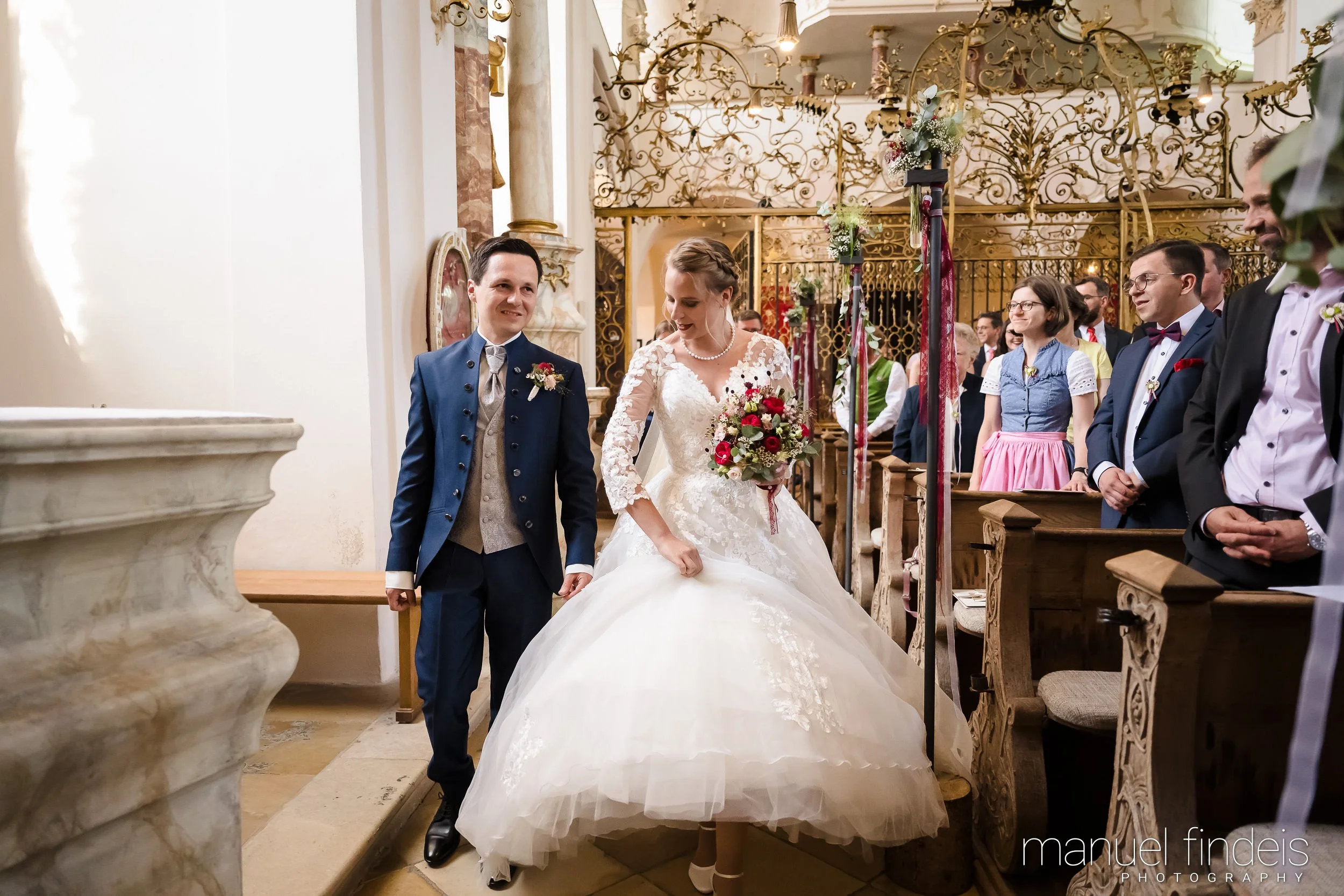 0150_Hochzeit-MuR-Kirche_www.manuelfindeis.com.jpg