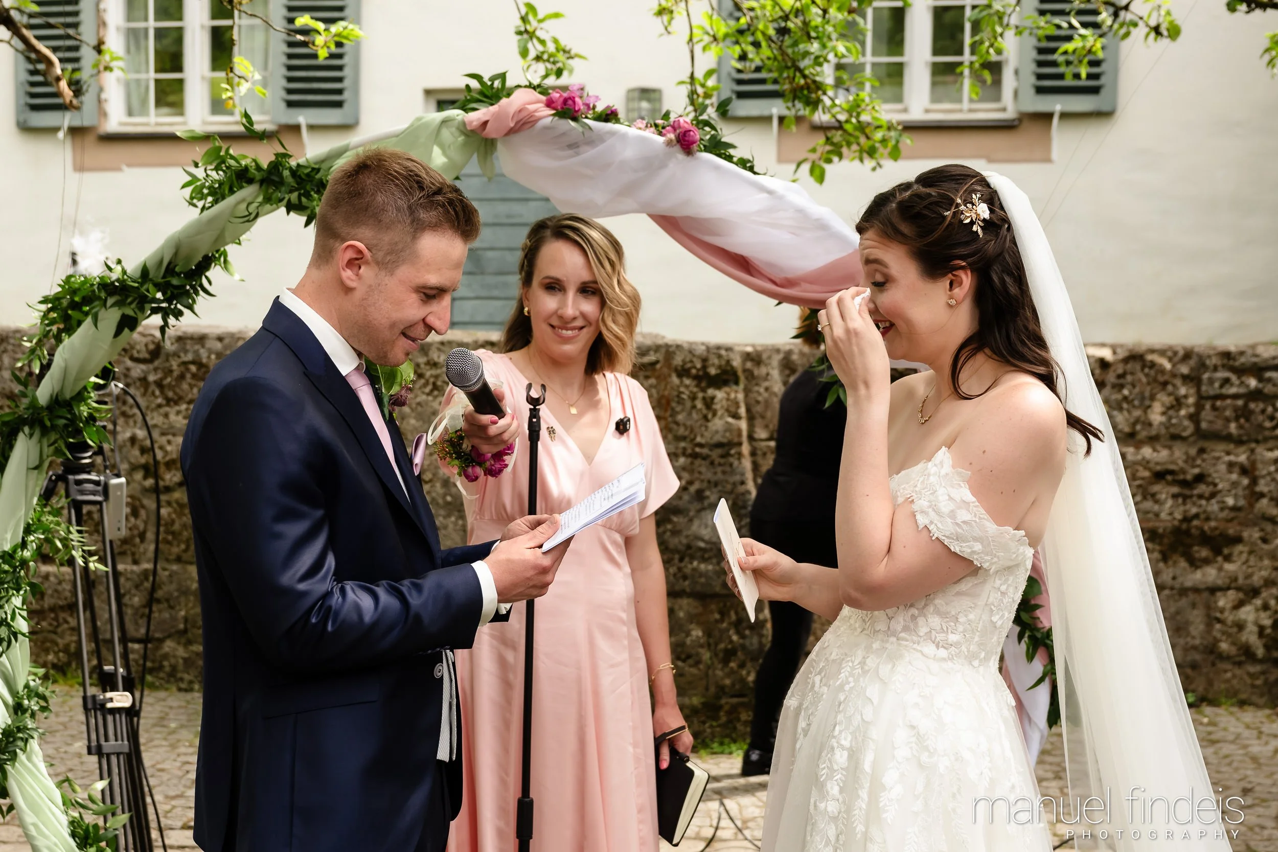 0158_Hochzeit_RuS_www.manuelfindeis.com.jpg