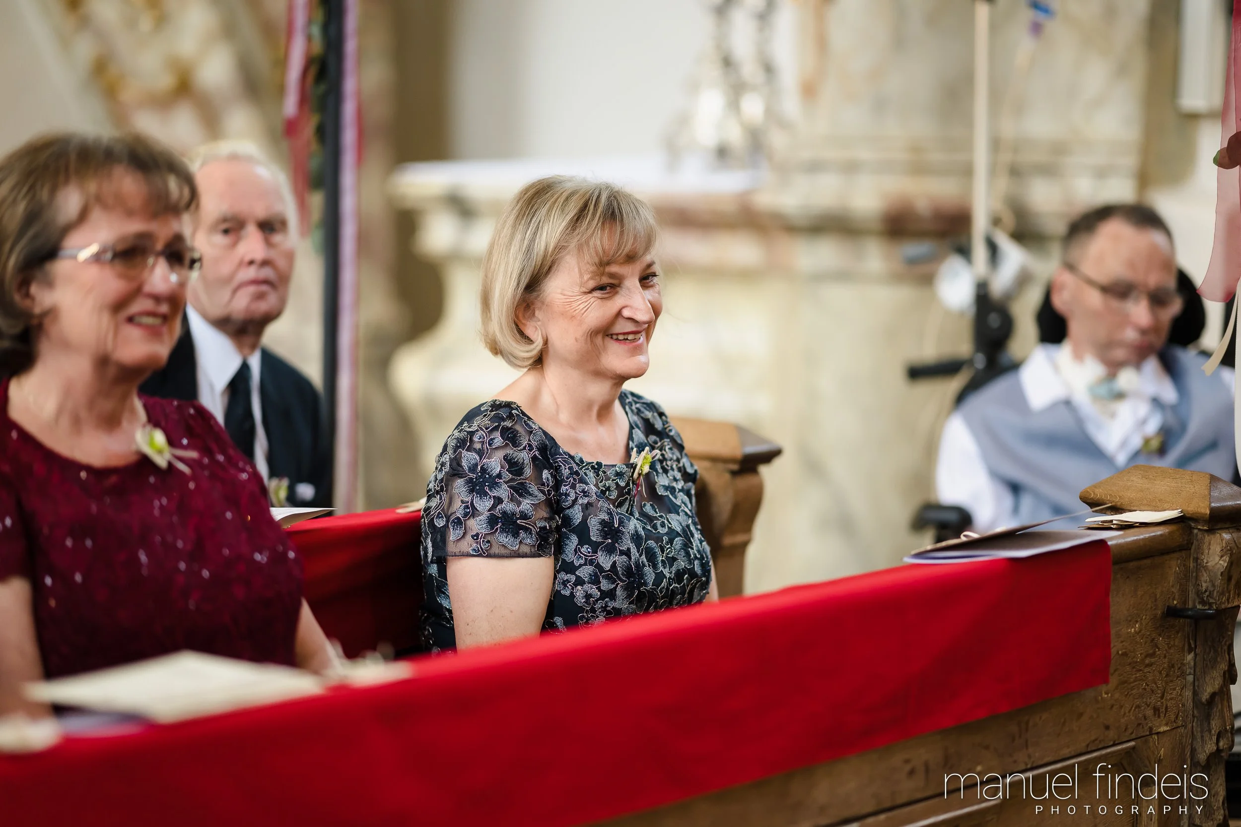 0265_Hochzeit-MuR-Kirche_www.manuelfindeis.com.jpg