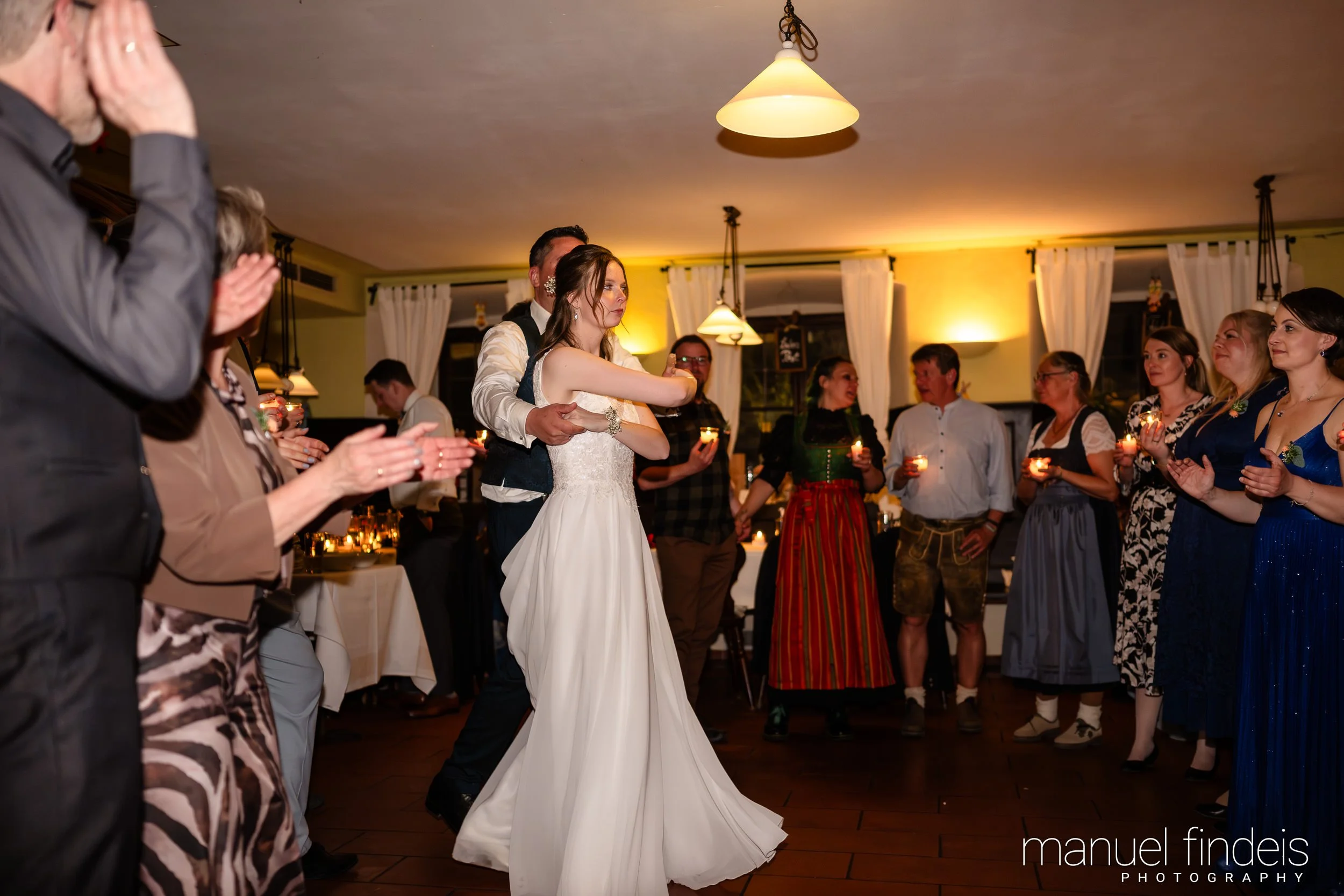 1157_Hochzeit_VuA_www.manuelfindeis.com.jpg