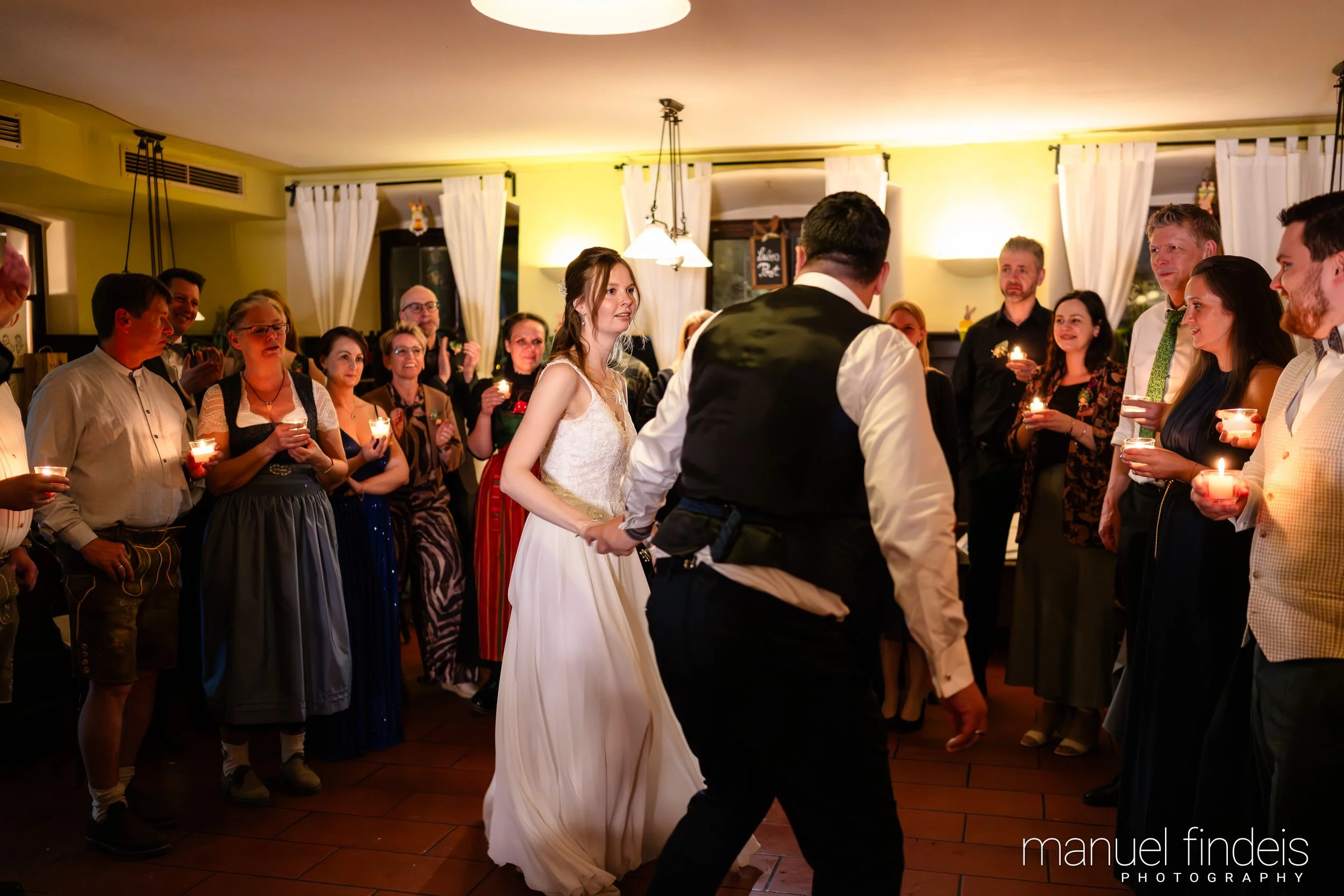 0975_Hochzeit_VuA_www.manuelfindeis.com.jpg