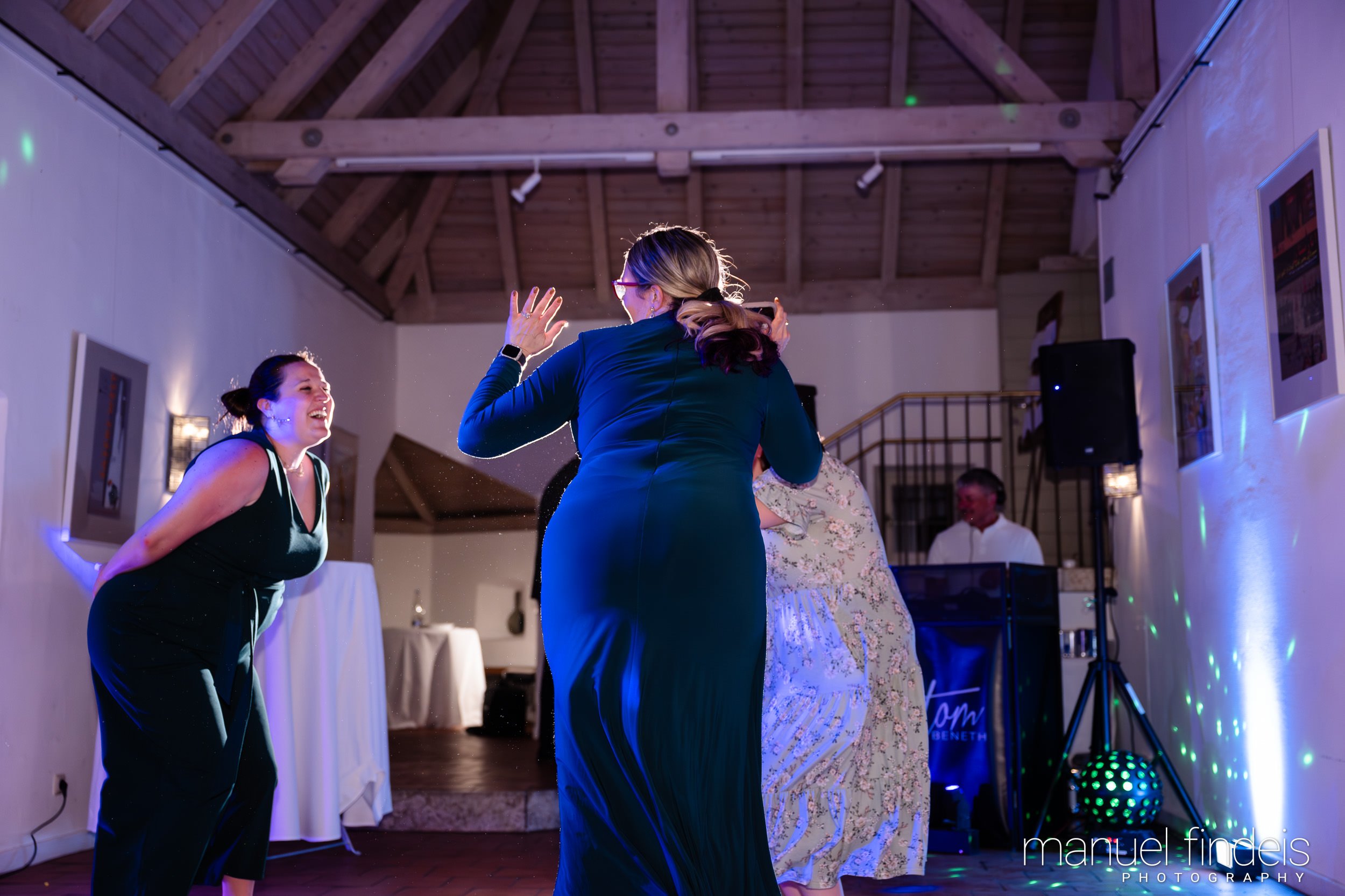 1021_Hochzeit_RuS_www.manuelfindeis.com.jpg