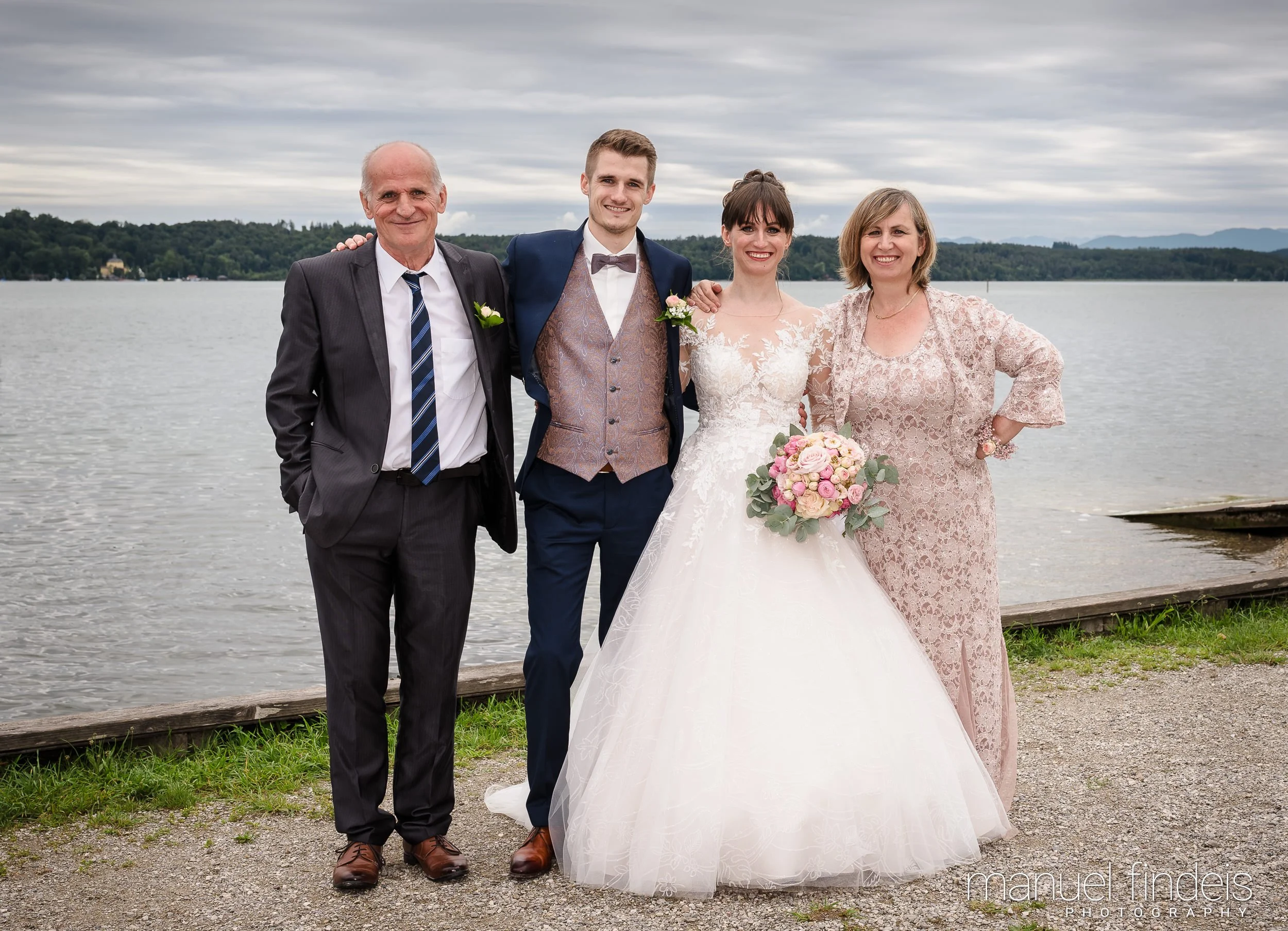 0685_Hochzeit-AuJ_www.manuelfindeis.com.jpg