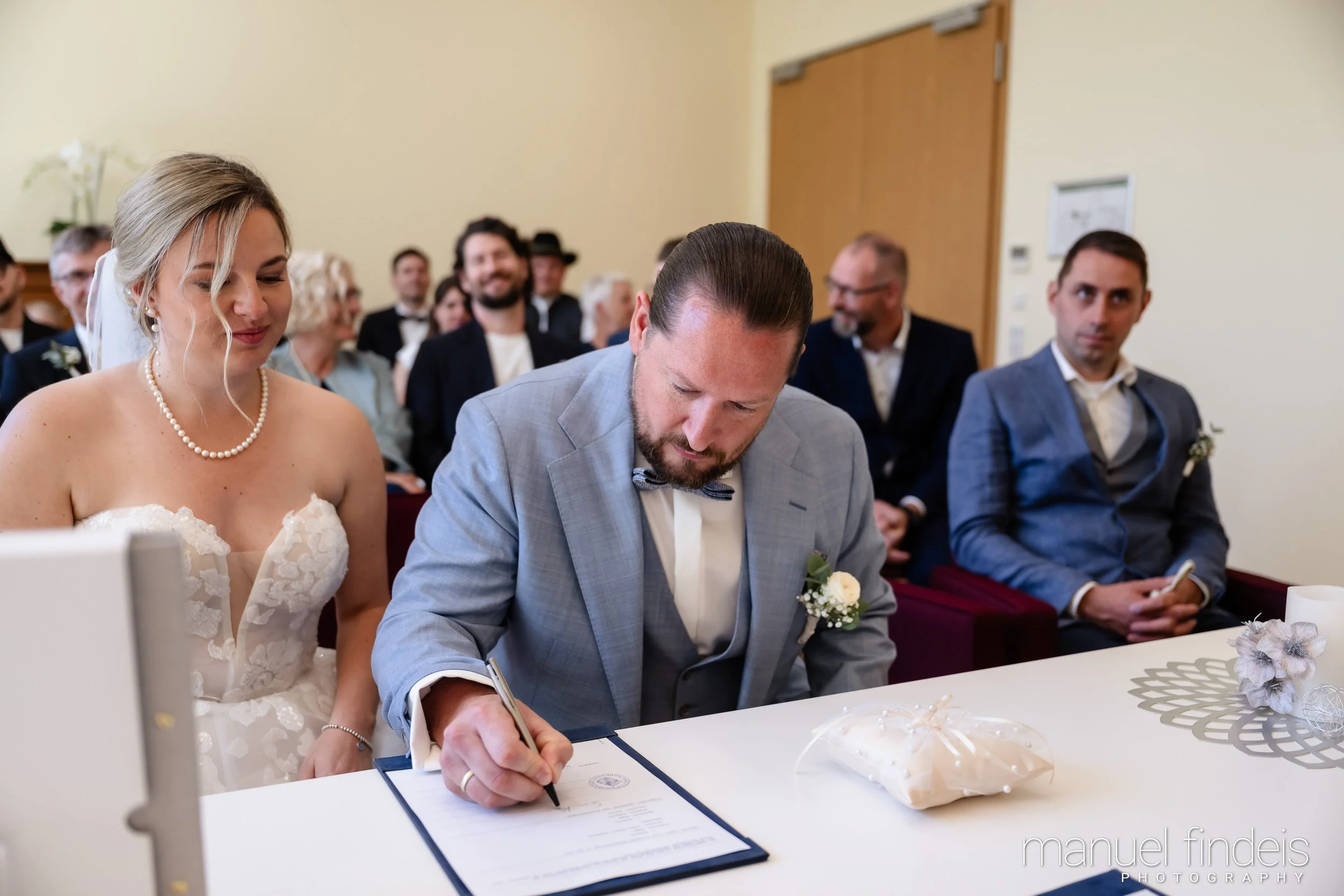 0297_Hochzeit_RundS_www.manuelfindeis.com.jpg
