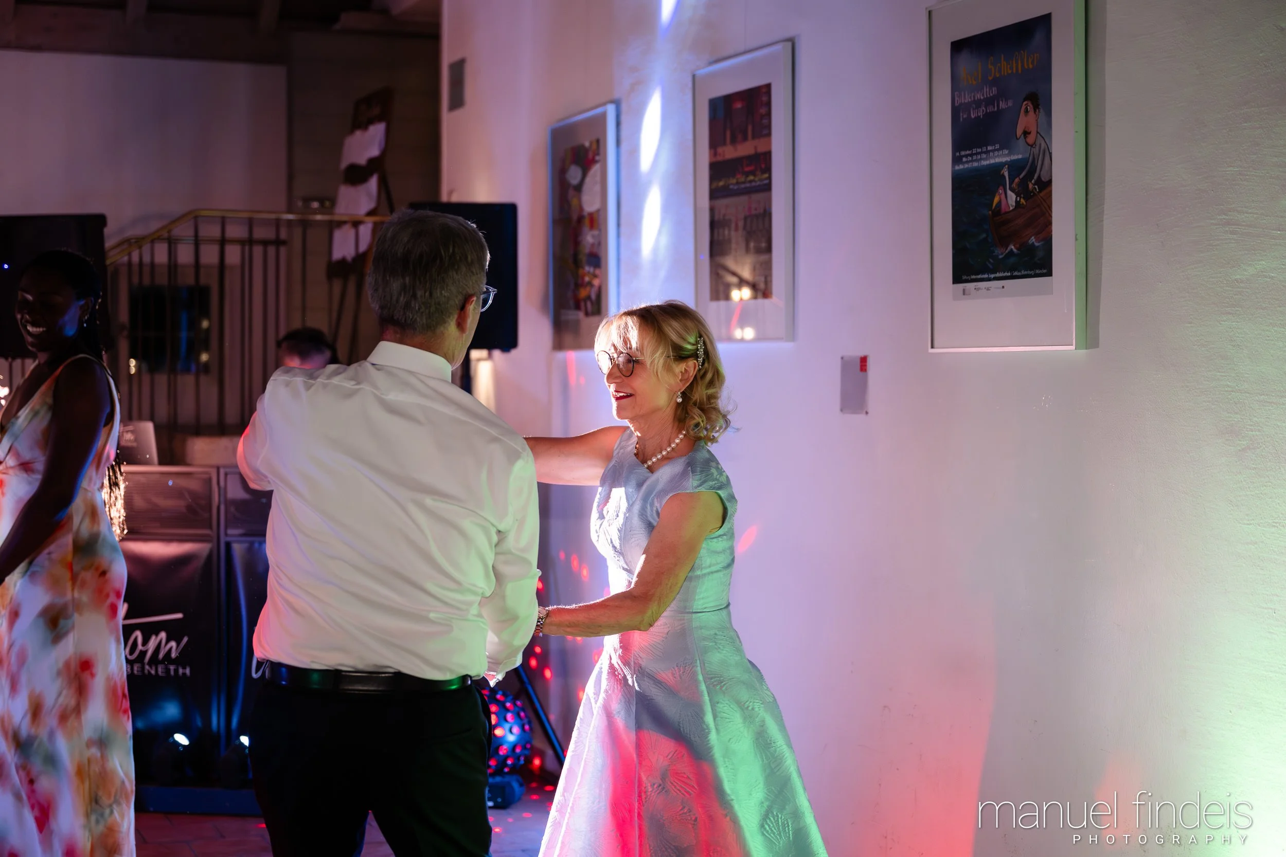 1057_Hochzeit_RuS_www.manuelfindeis.com.jpg