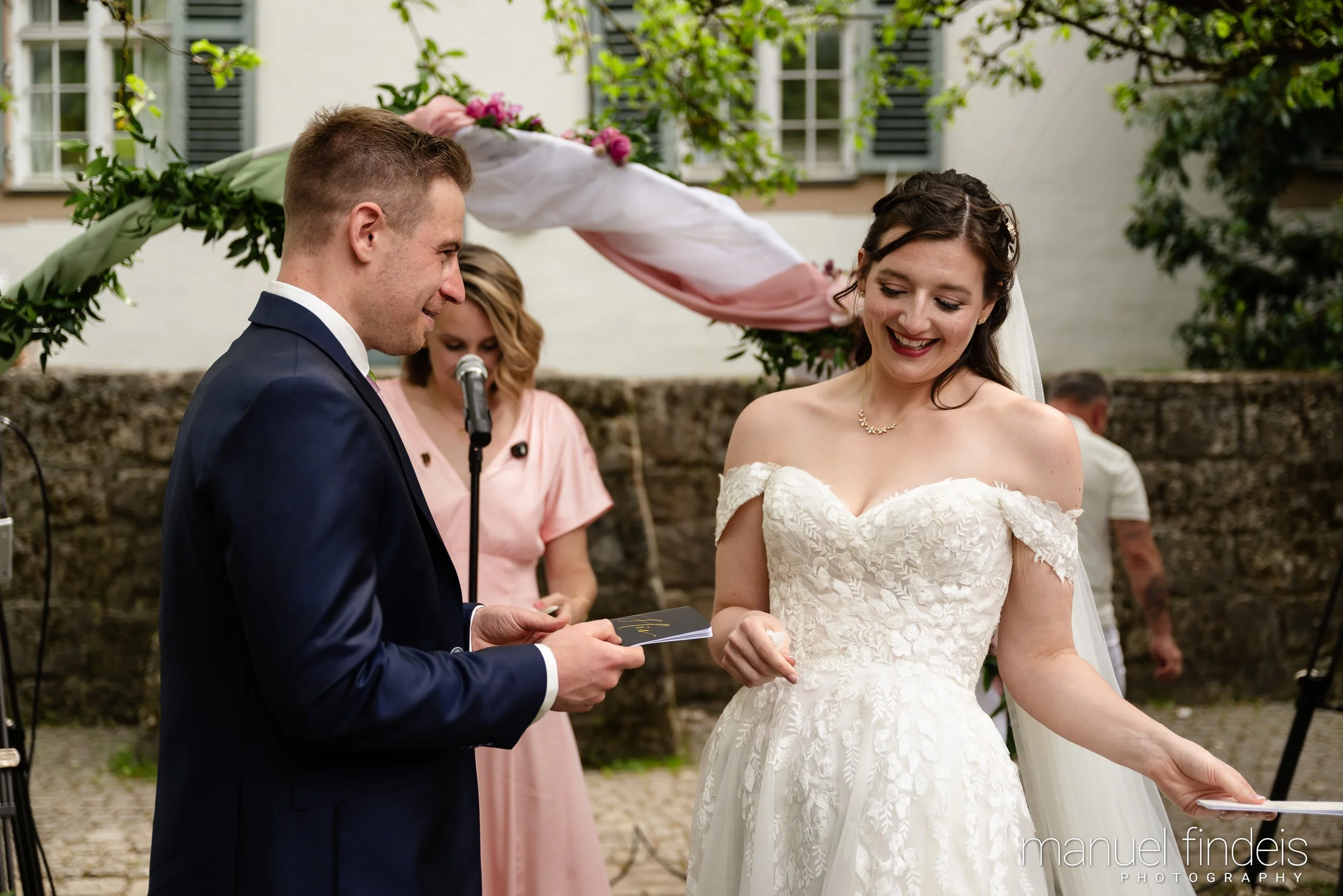 0205_Hochzeit_RuS_www.manuelfindeis.com.jpg