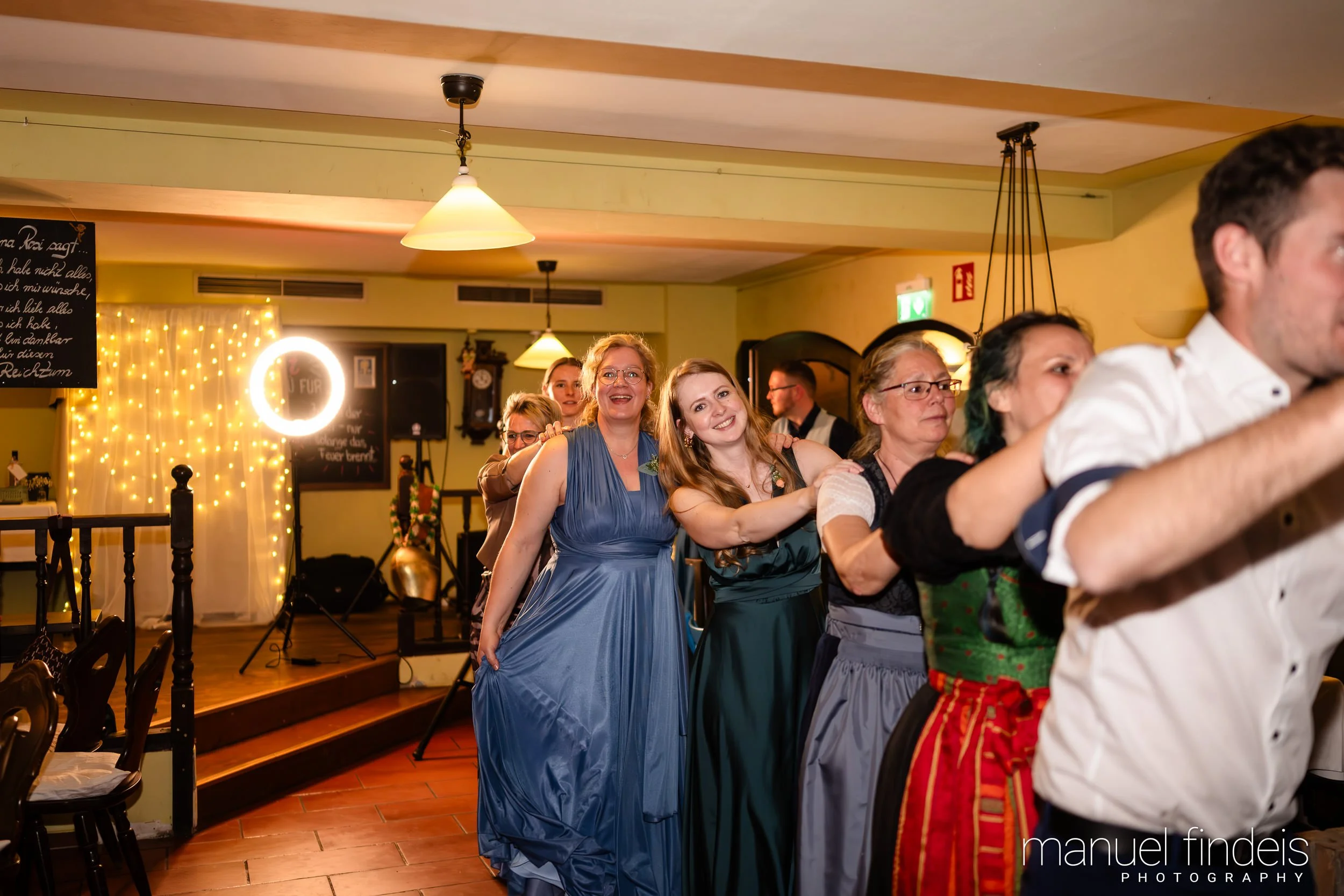 1088_Hochzeit_VuA_www.manuelfindeis.com.jpg
