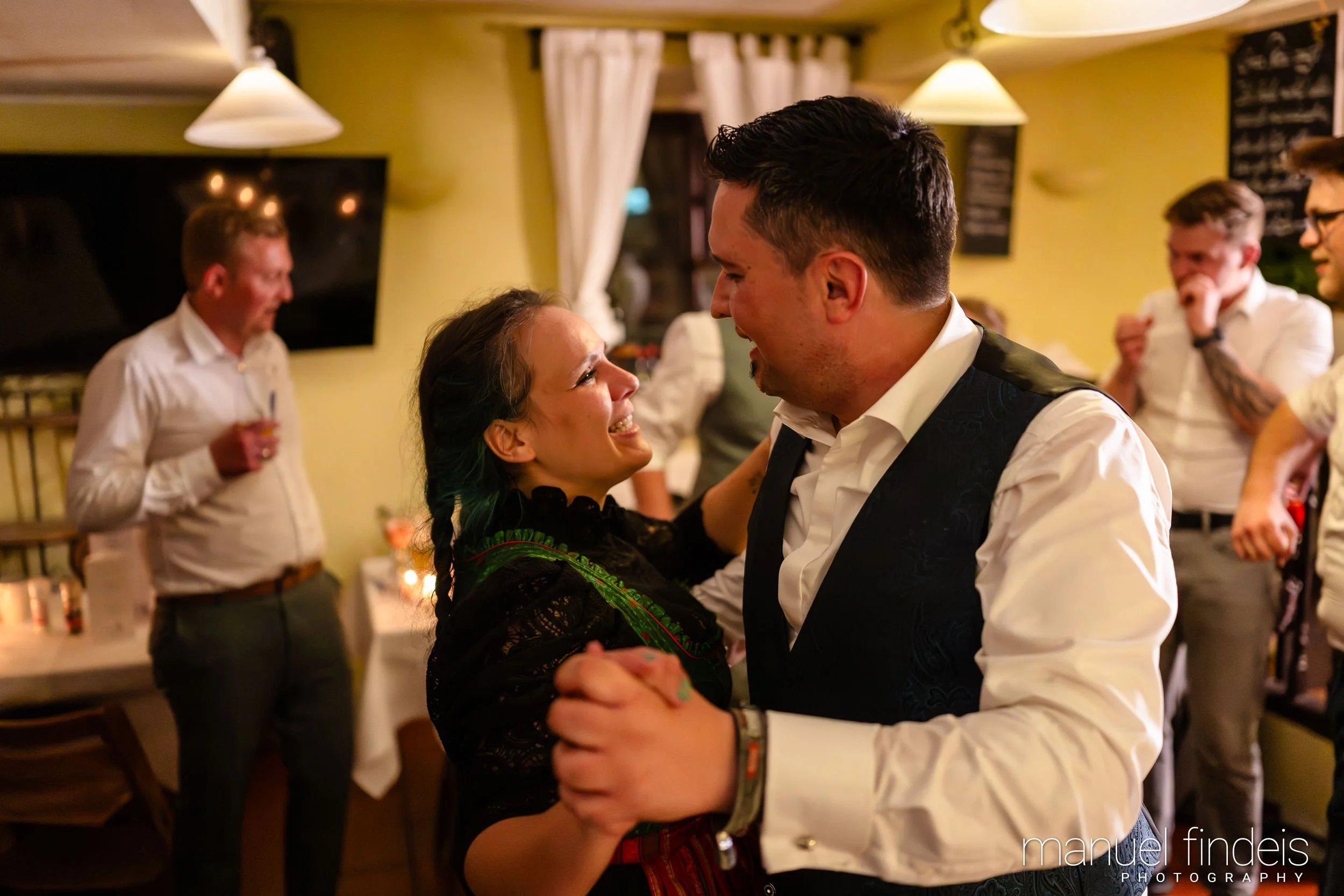1042_Hochzeit_VuA_www.manuelfindeis.com.jpg