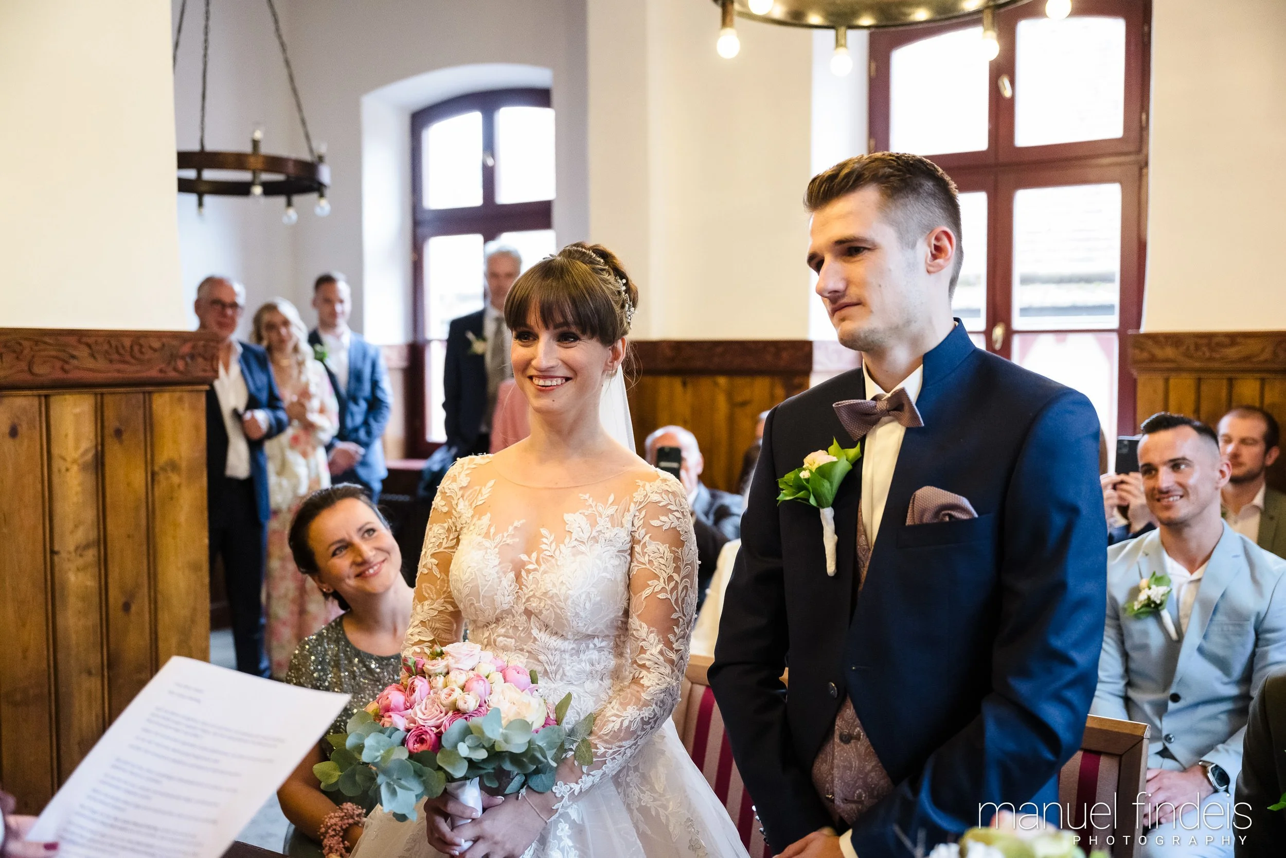 0169_Hochzeit-AuJ_www.manuelfindeis.com.jpg