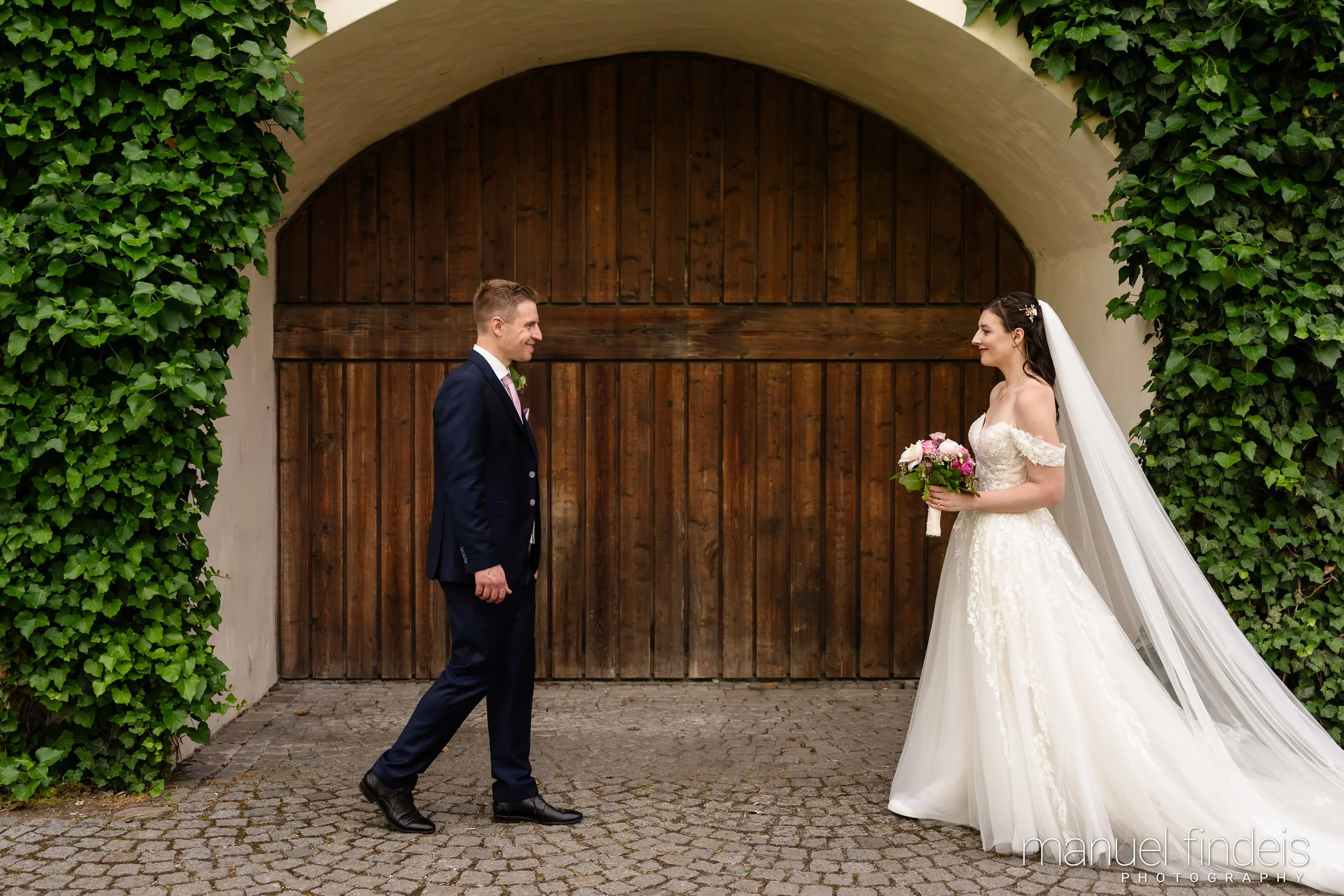 0582_Hochzeit_Rus_www.manuelfindeis.com.jpg