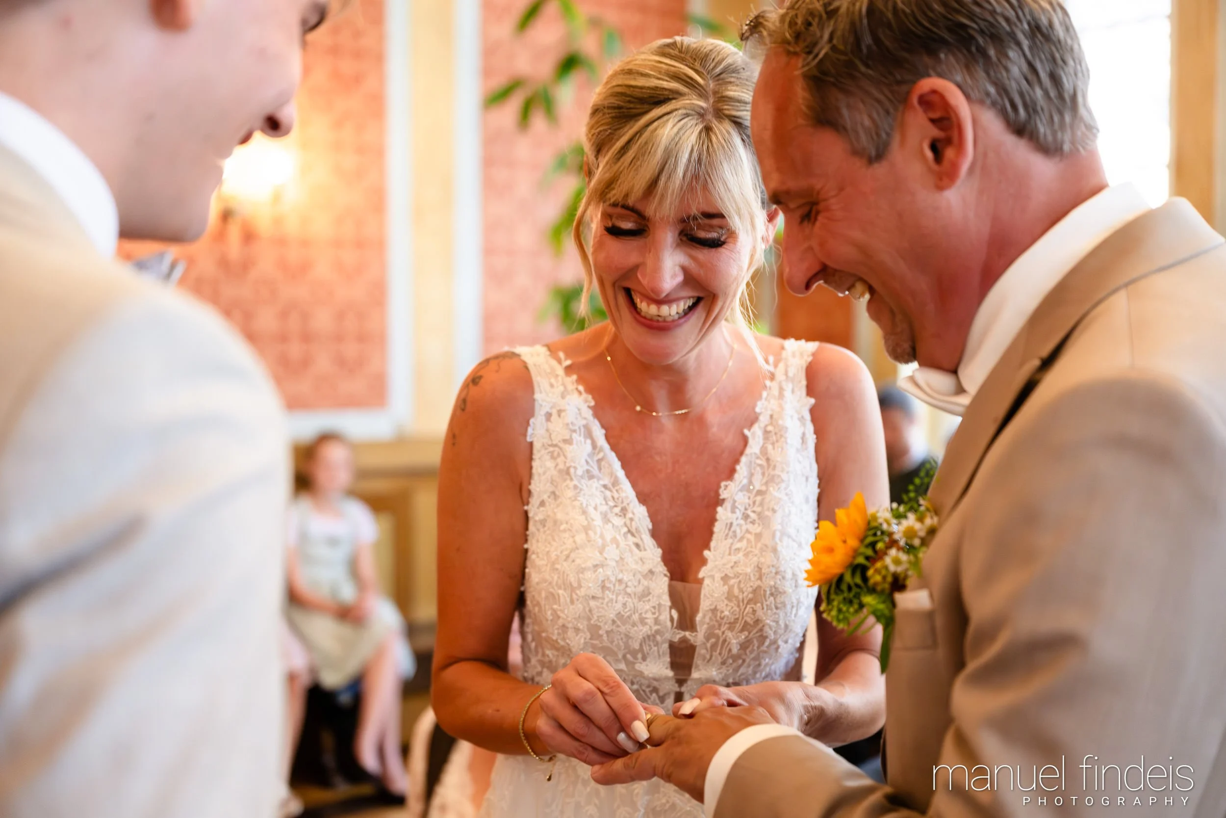0180_Hochzeit_CuR_www.manuelfindeis.com.jpg