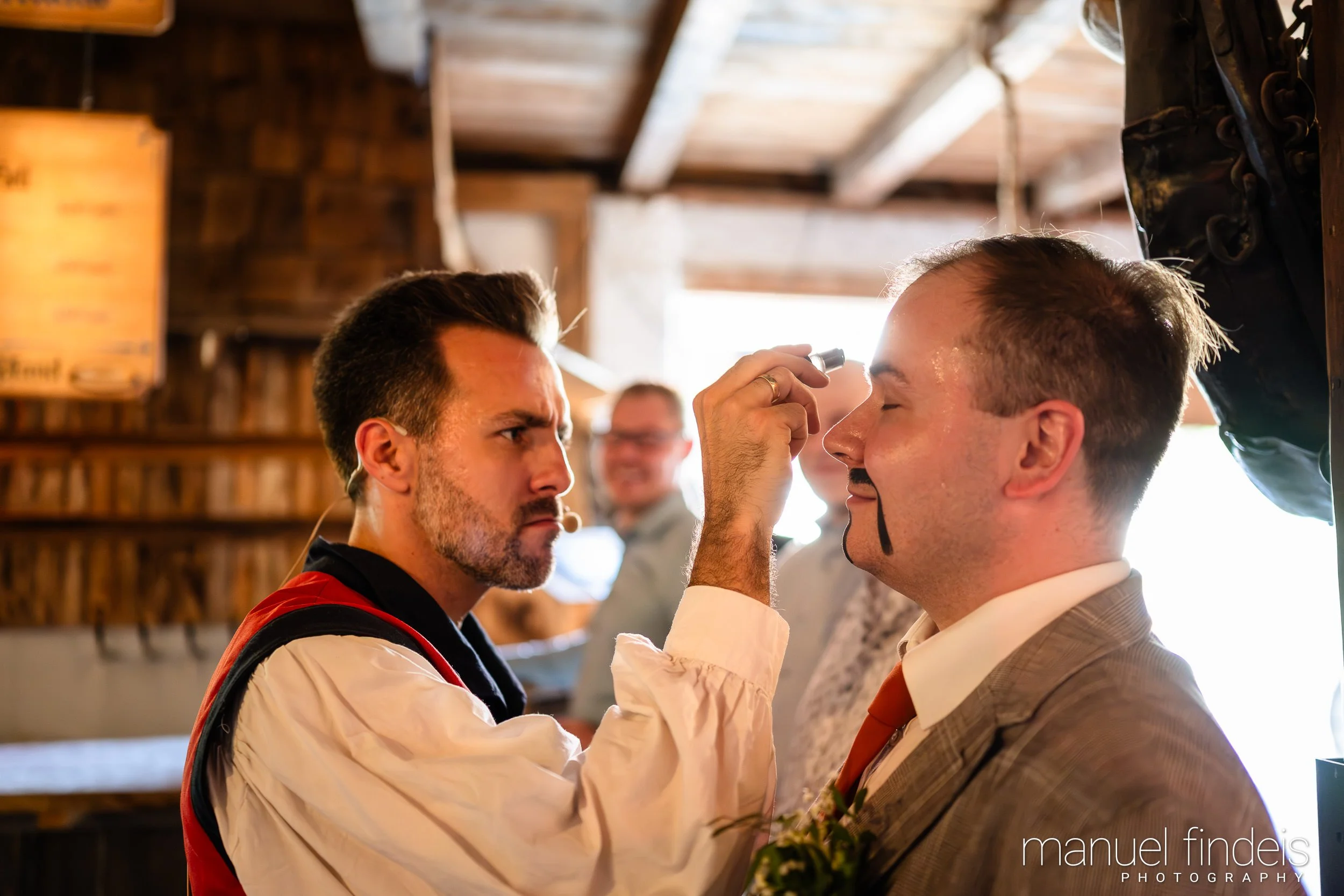 0696_Hochzeit-LUM_www.manuelfindeis.com.jpg