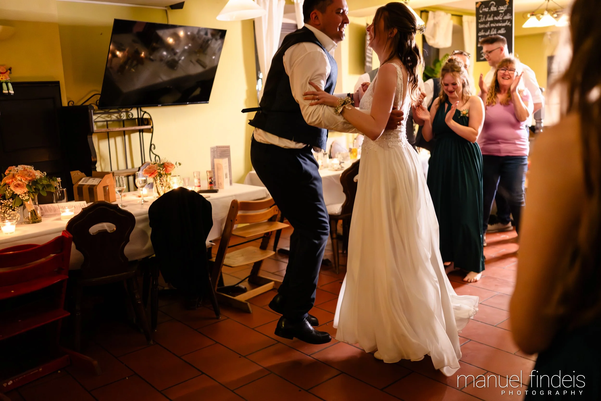 1022_Hochzeit_VuA_www.manuelfindeis.com.jpg