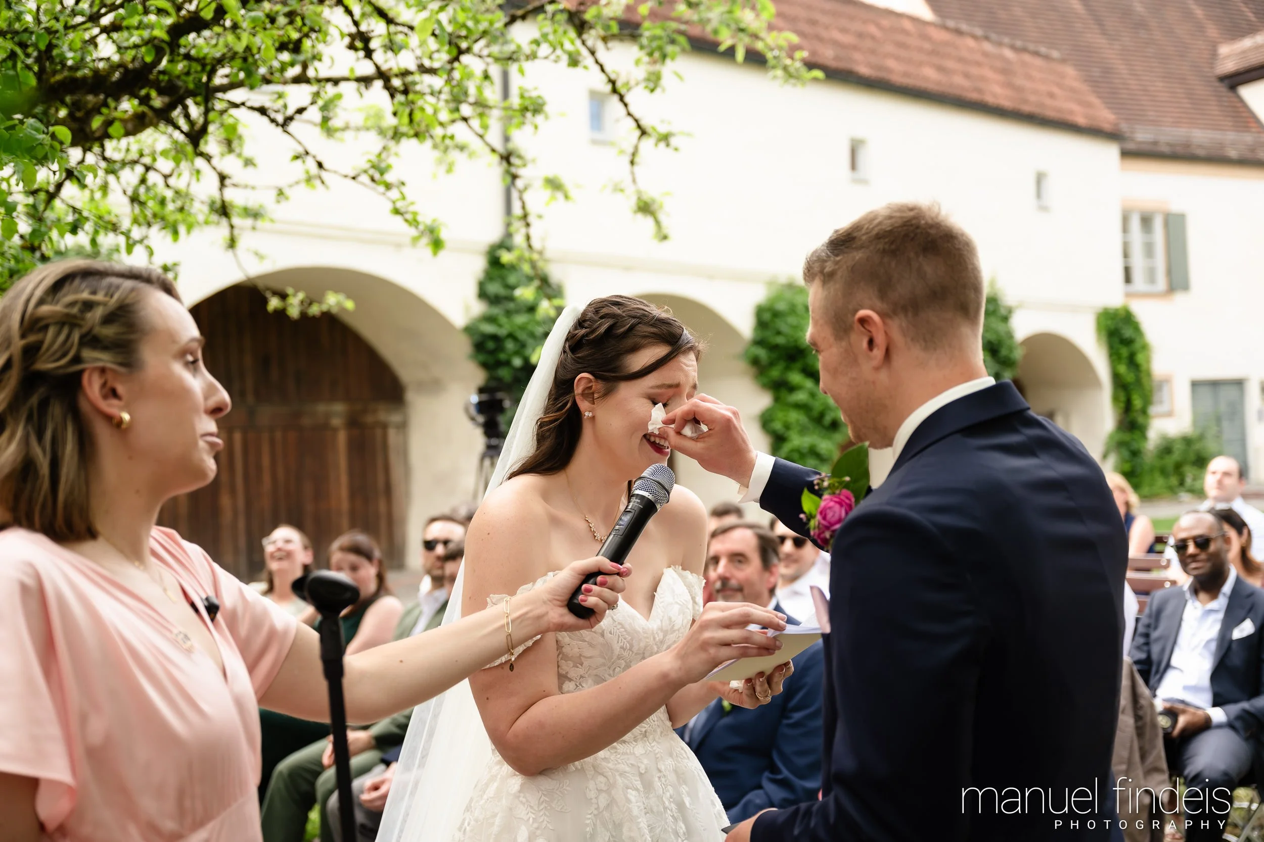 0190_Hochzeit_RuS_www.manuelfindeis.com.jpg