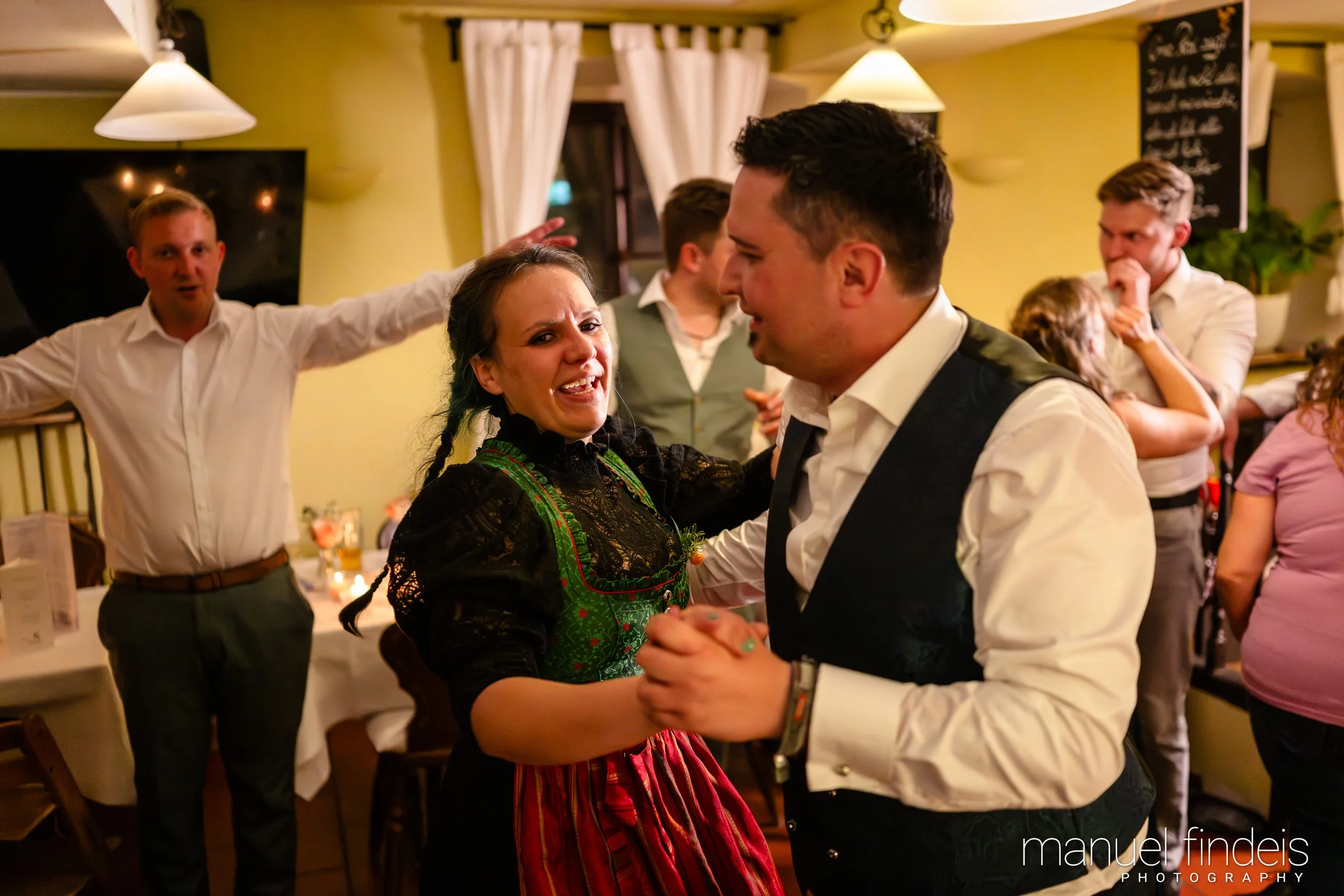 1040_Hochzeit_VuA_www.manuelfindeis.com.jpg