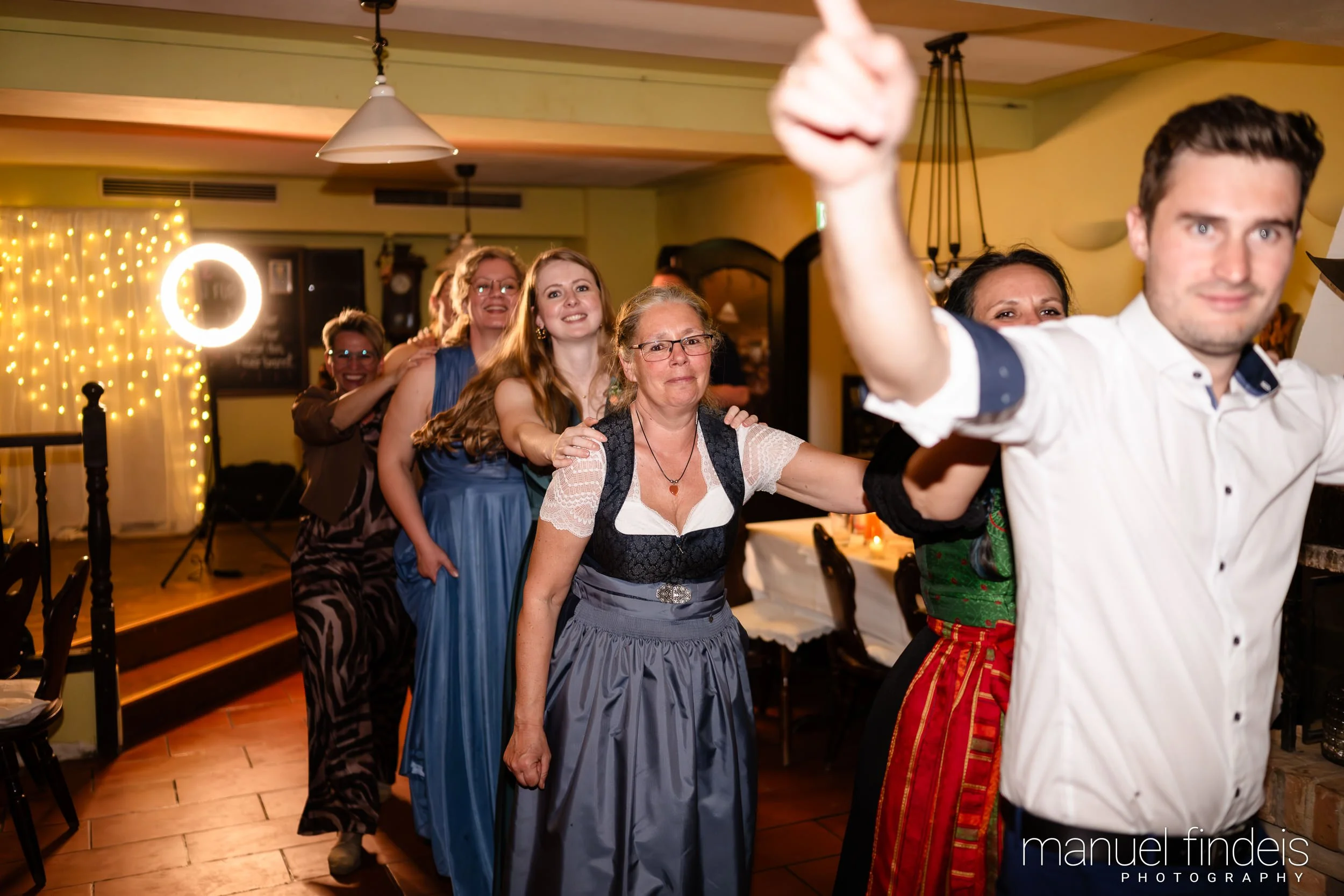 1097_Hochzeit_VuA_www.manuelfindeis.com.jpg