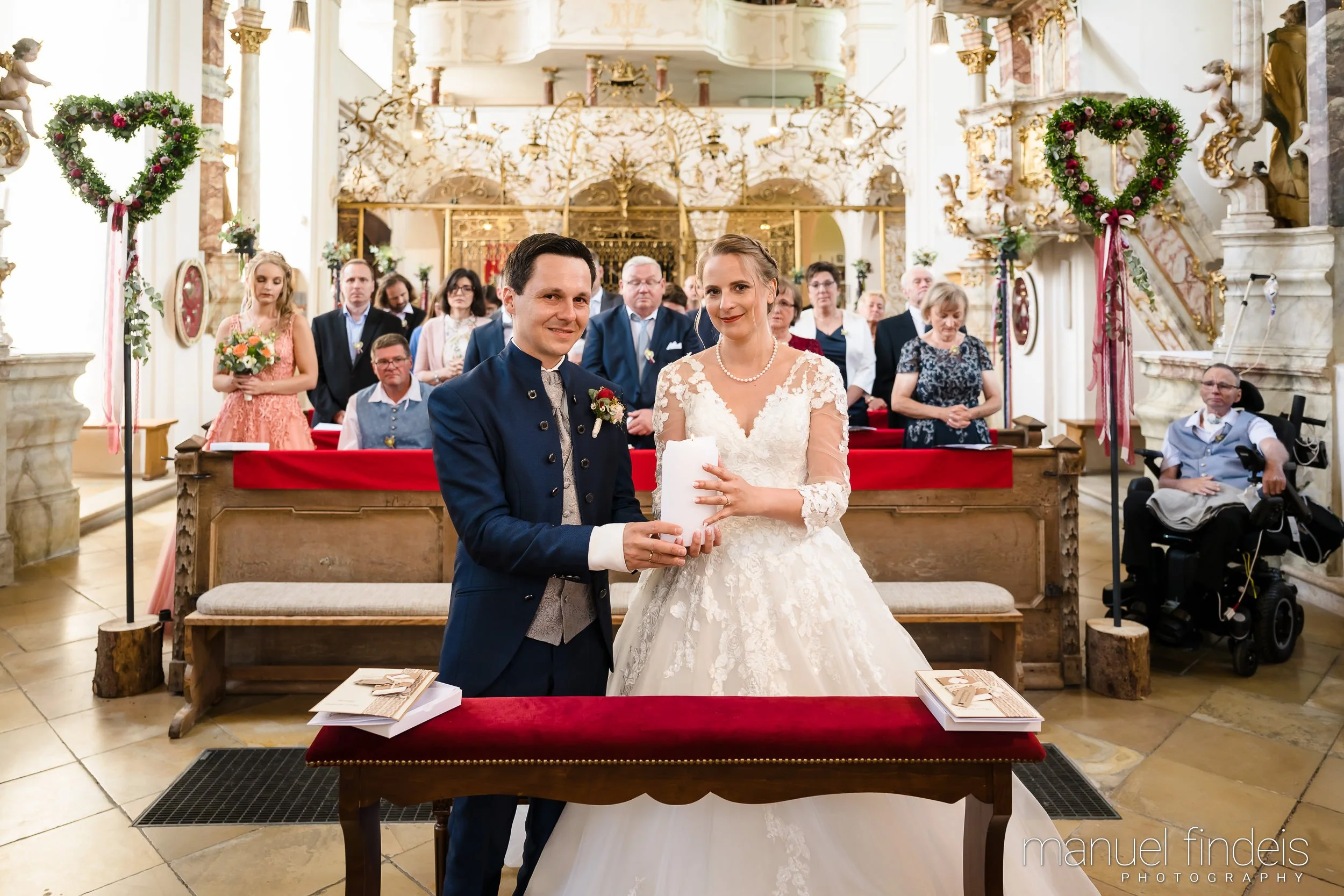 0379_Hochzeit-MuR-Kirche_www.manuelfindeis.com.jpg