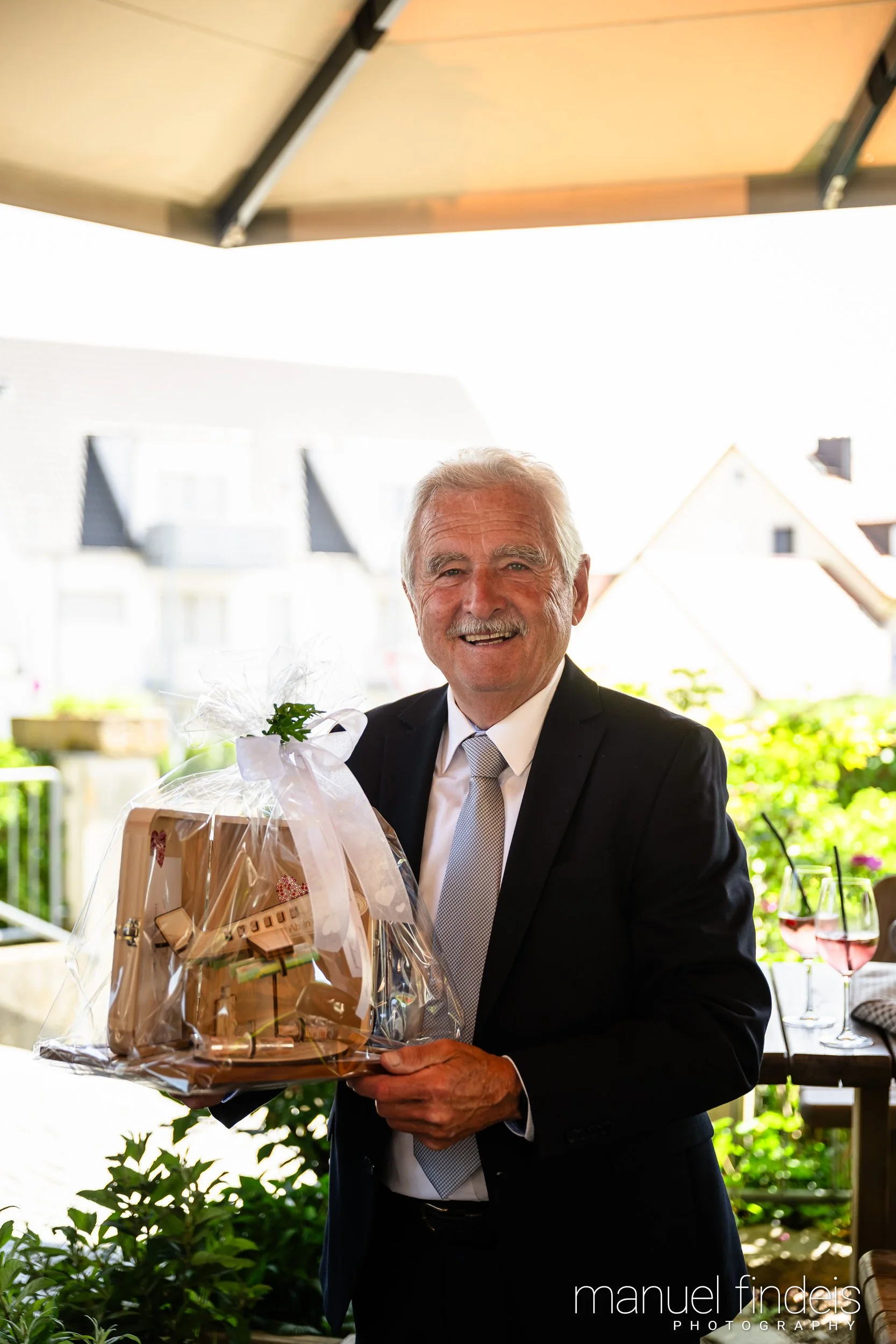 0484_Hochzeit_RundS_www.manuelfindeis.com.jpg