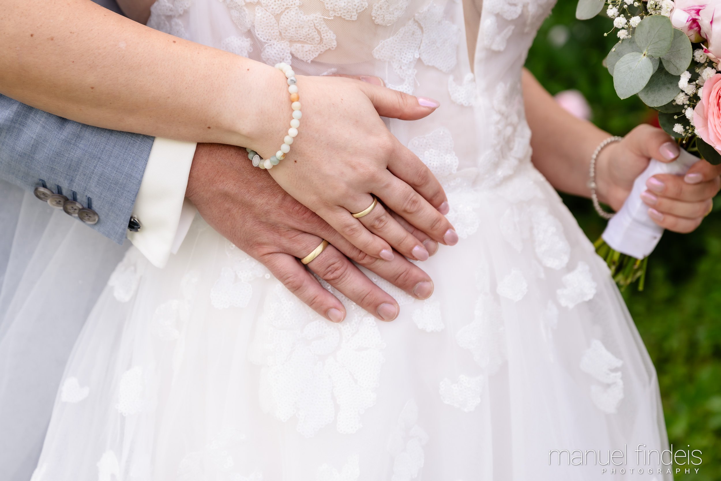 0136_Hochzeit_RundS_www.manuelfindeis.com.jpg