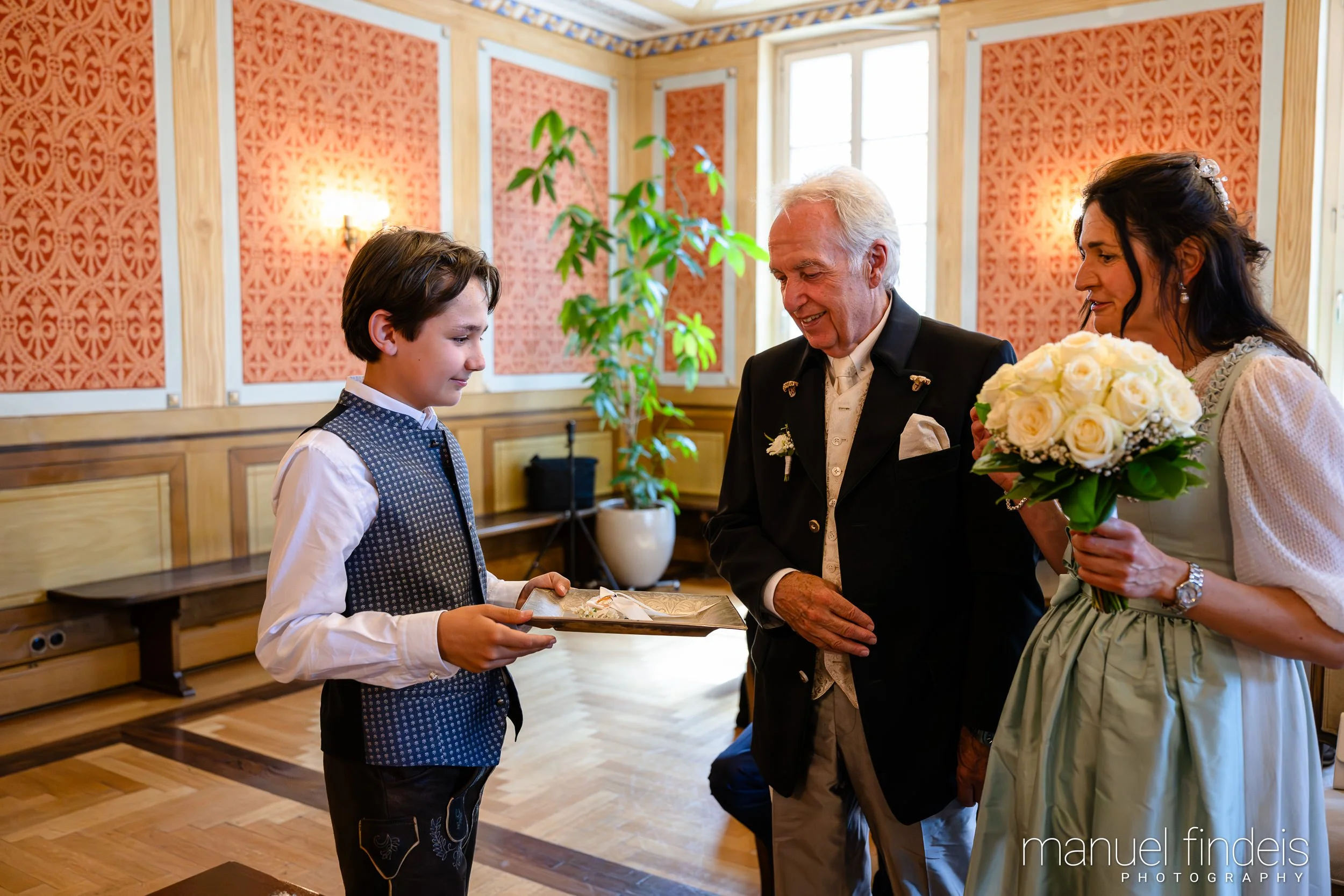 0126_Hochzeit_AuE_www.manuelfindeis.com.jpg