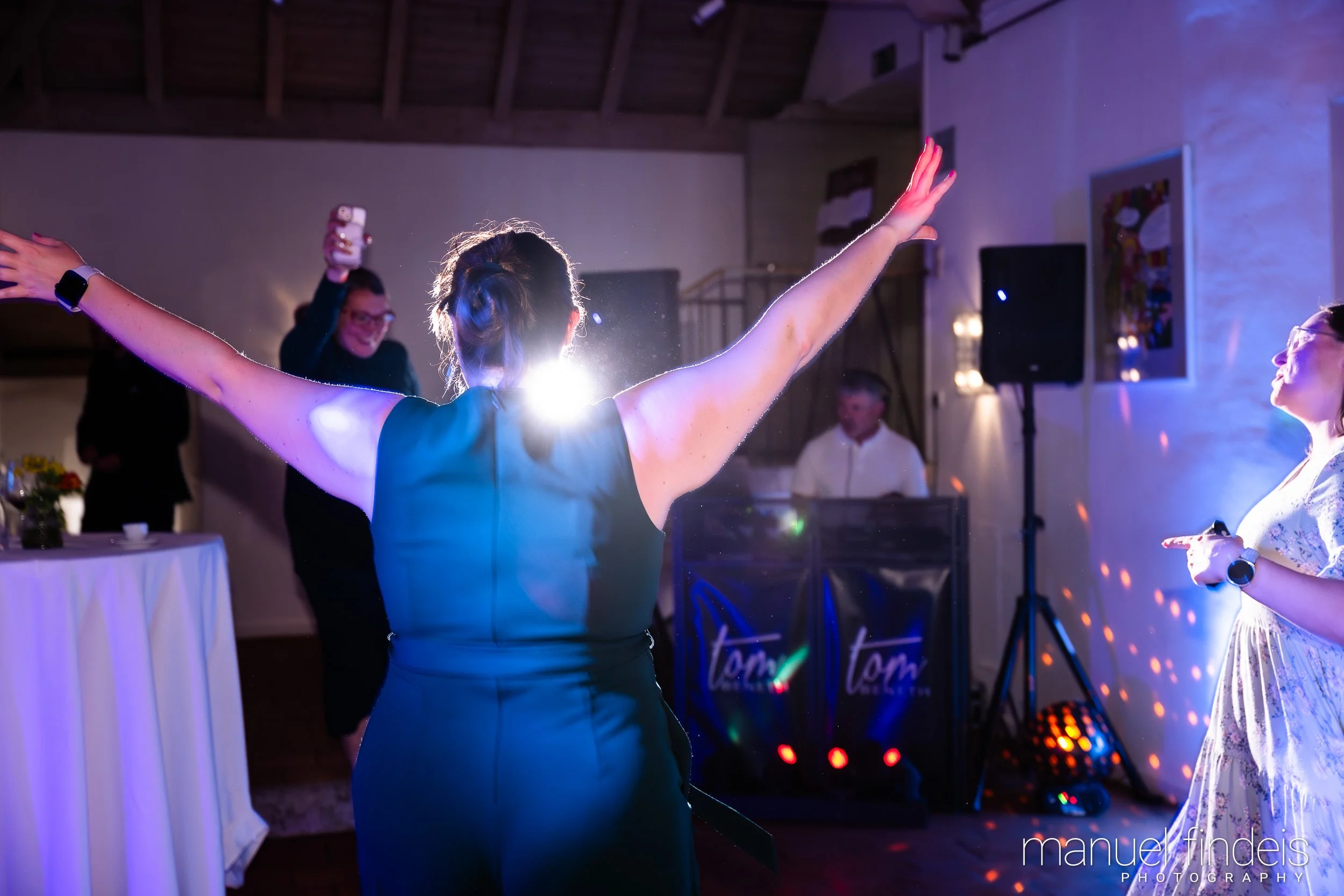 1020_Hochzeit_RuS_www.manuelfindeis.com.jpg