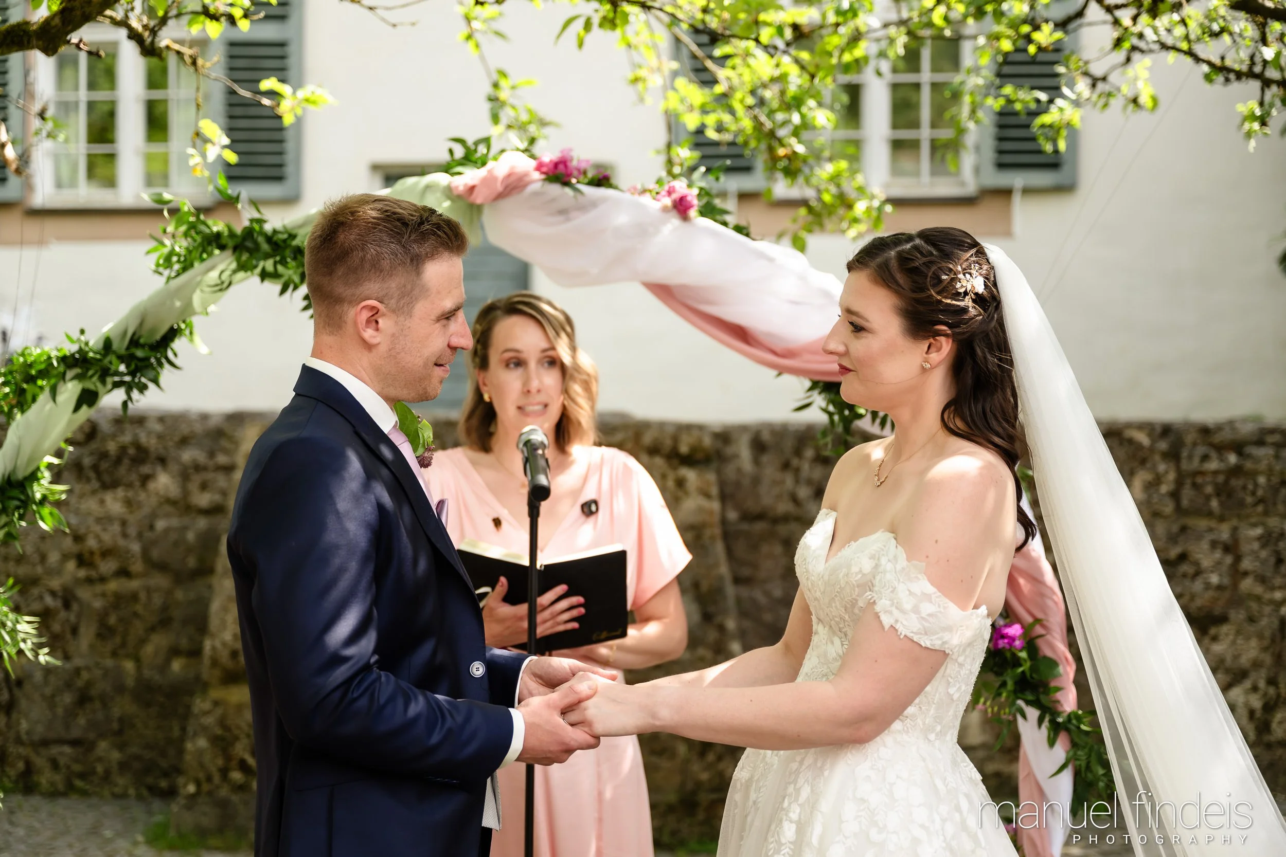 0106_Hochzeit_RuS_www.manuelfindeis.com.jpg