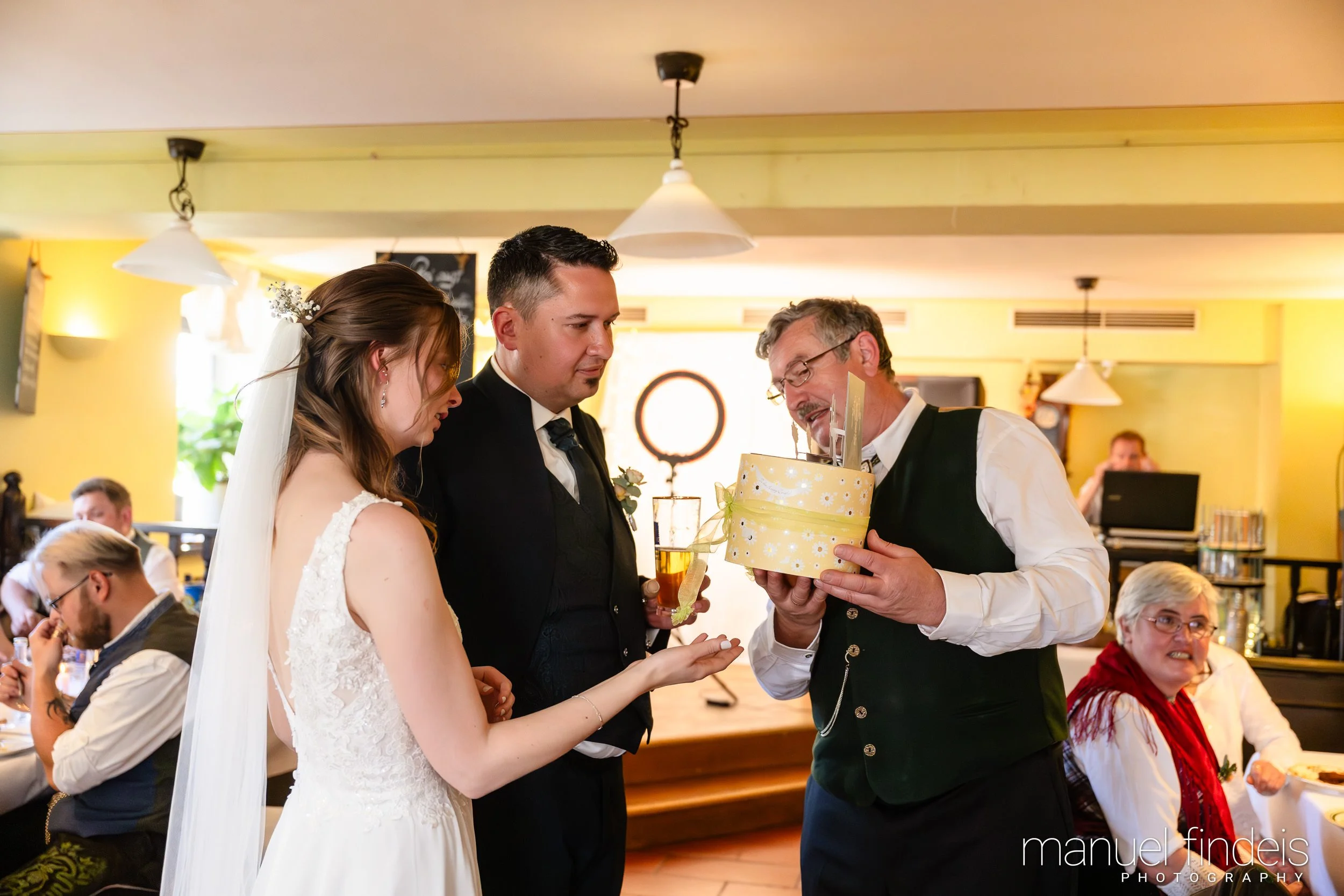 0776_Hochzeit_VuA_www.manuelfindeis.com.jpg
