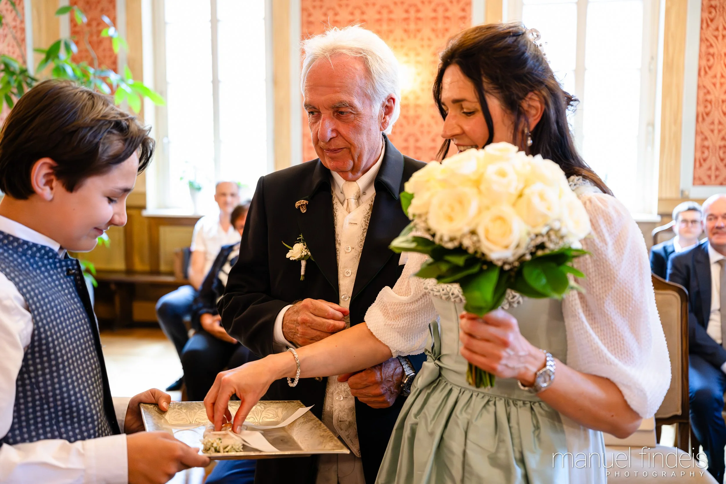0133_Hochzeit_AuE_www.manuelfindeis.com.jpg