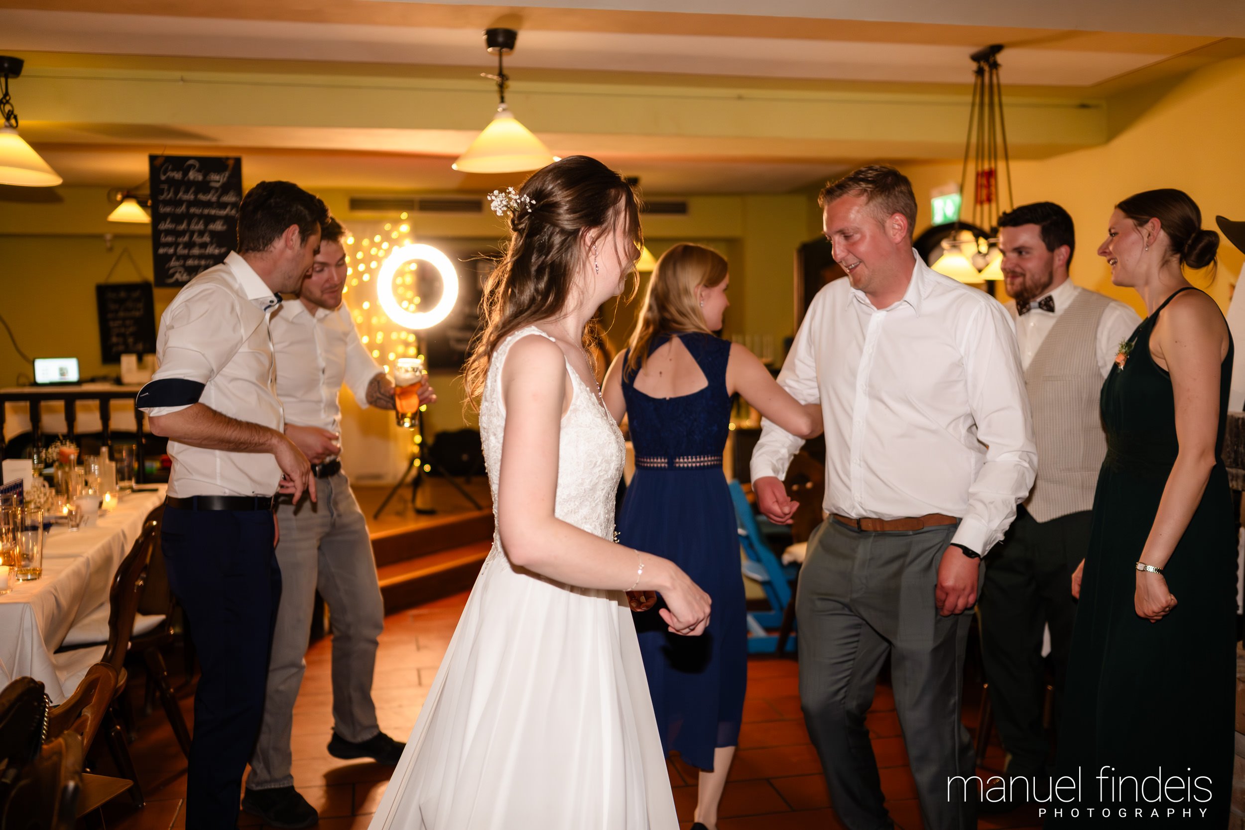 1103_Hochzeit_VuA_www.manuelfindeis.com.jpg